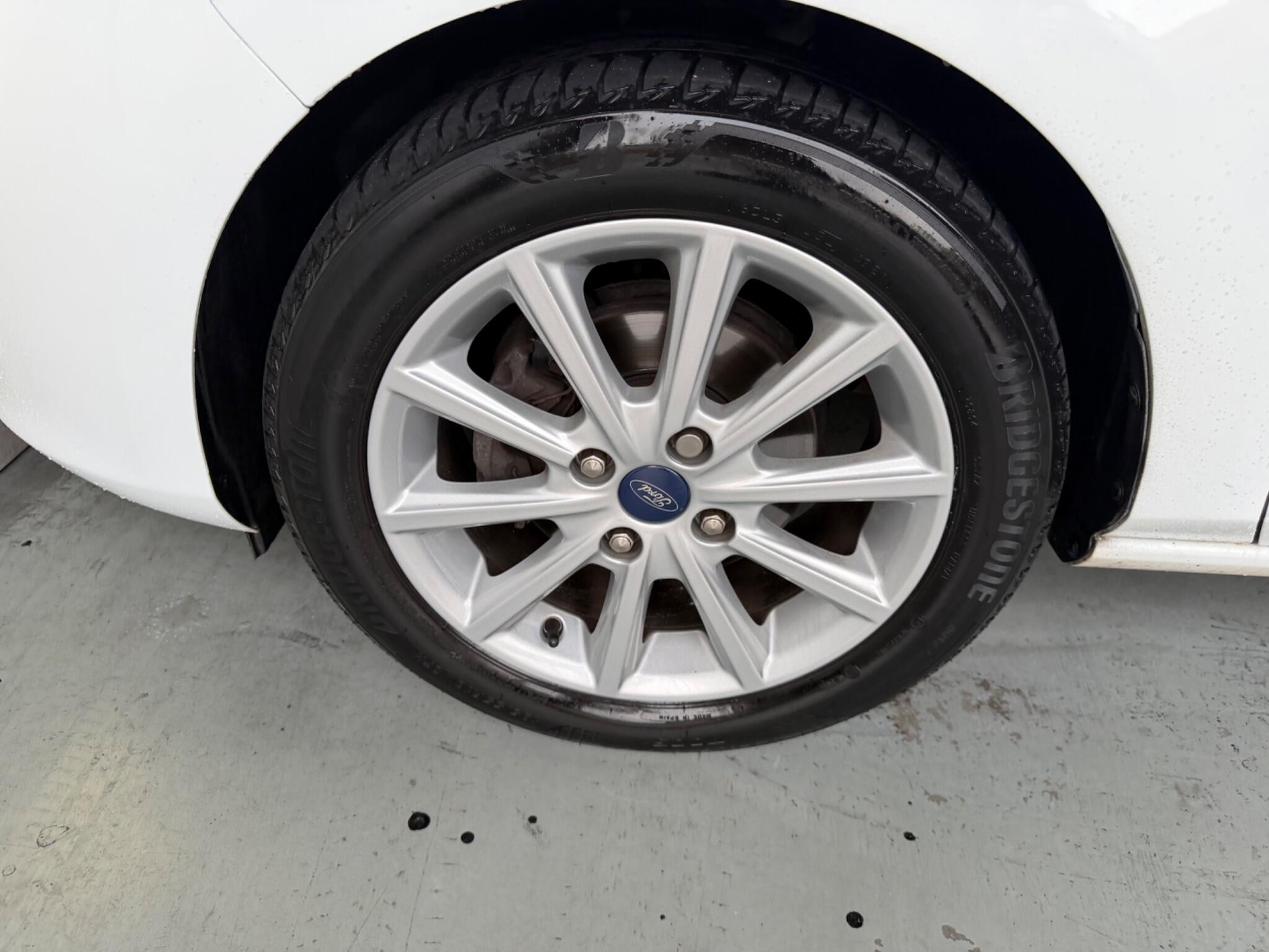 Ford Fiesta view 80