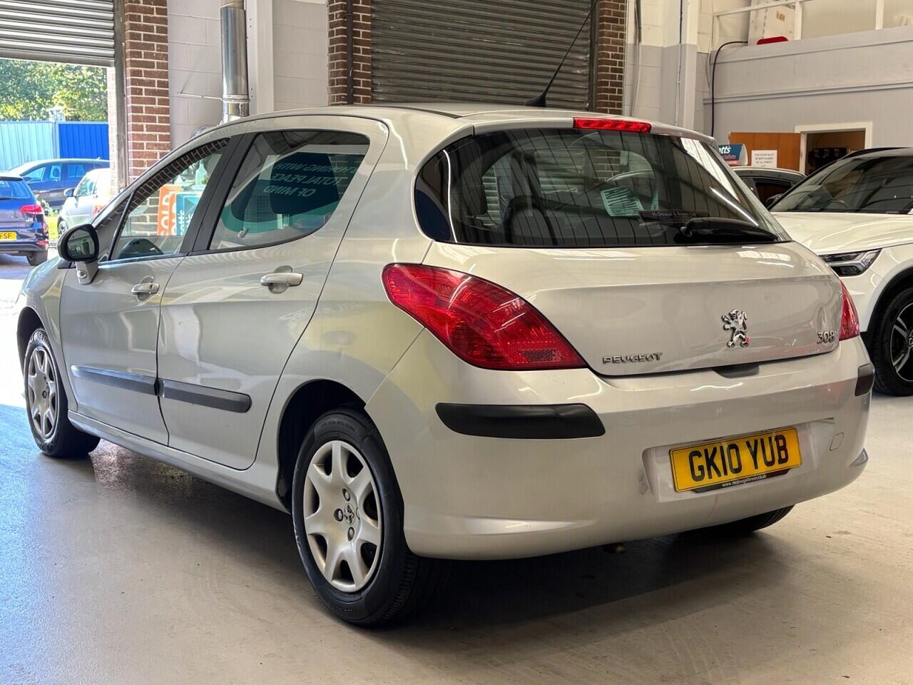 Peugeot 308 view 8