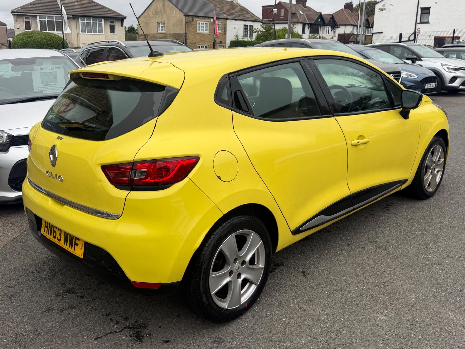 Renault Clio view 6