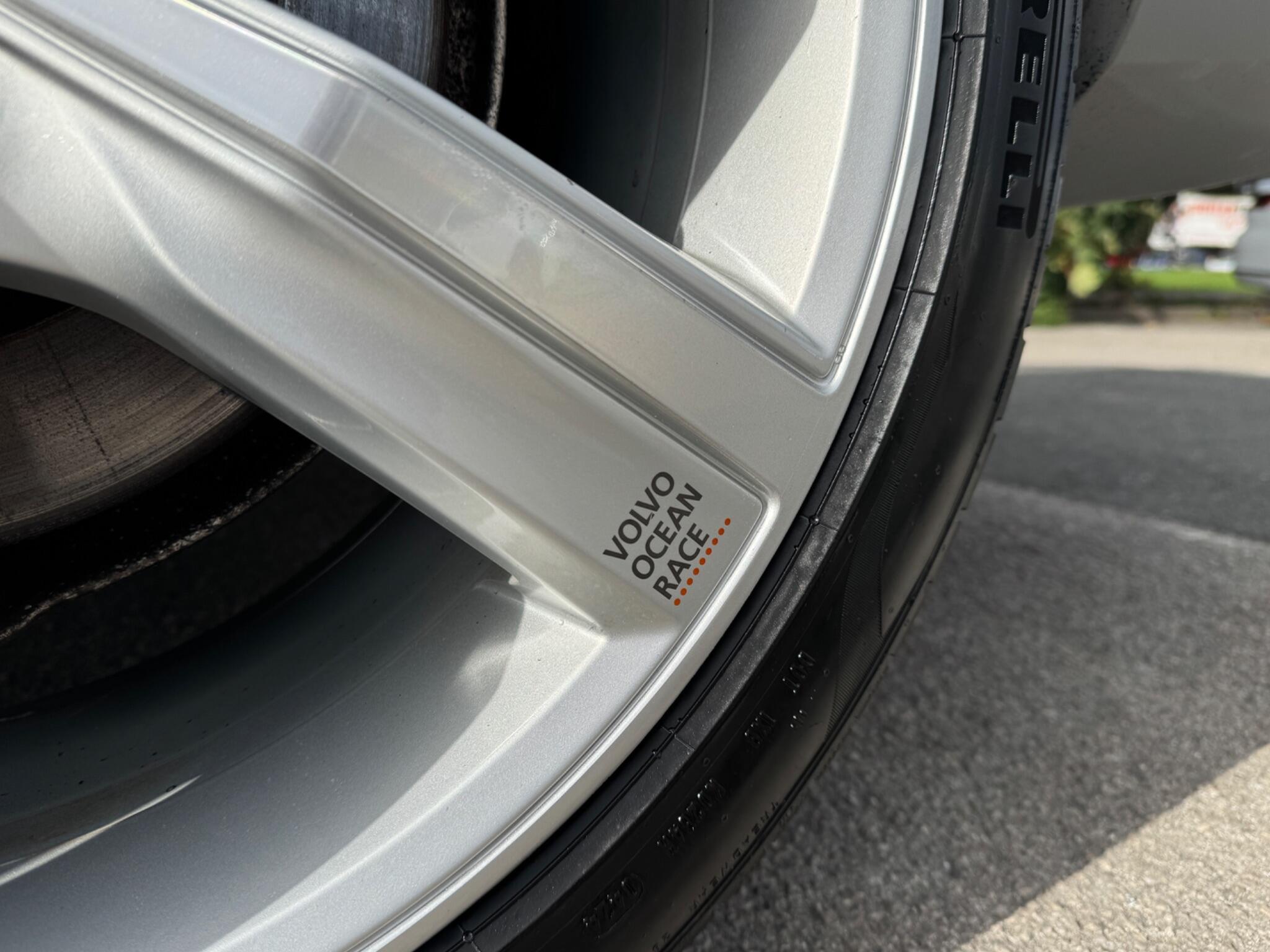 Volvo V90 Cross Country view 67