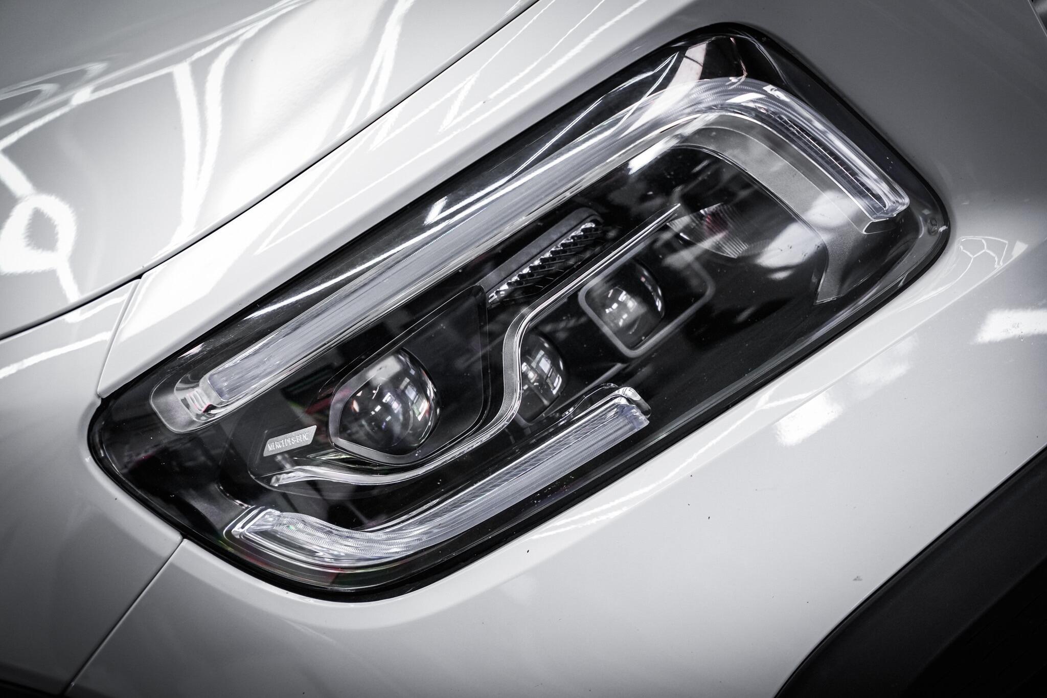 Mercedes-Benz GLB view 35