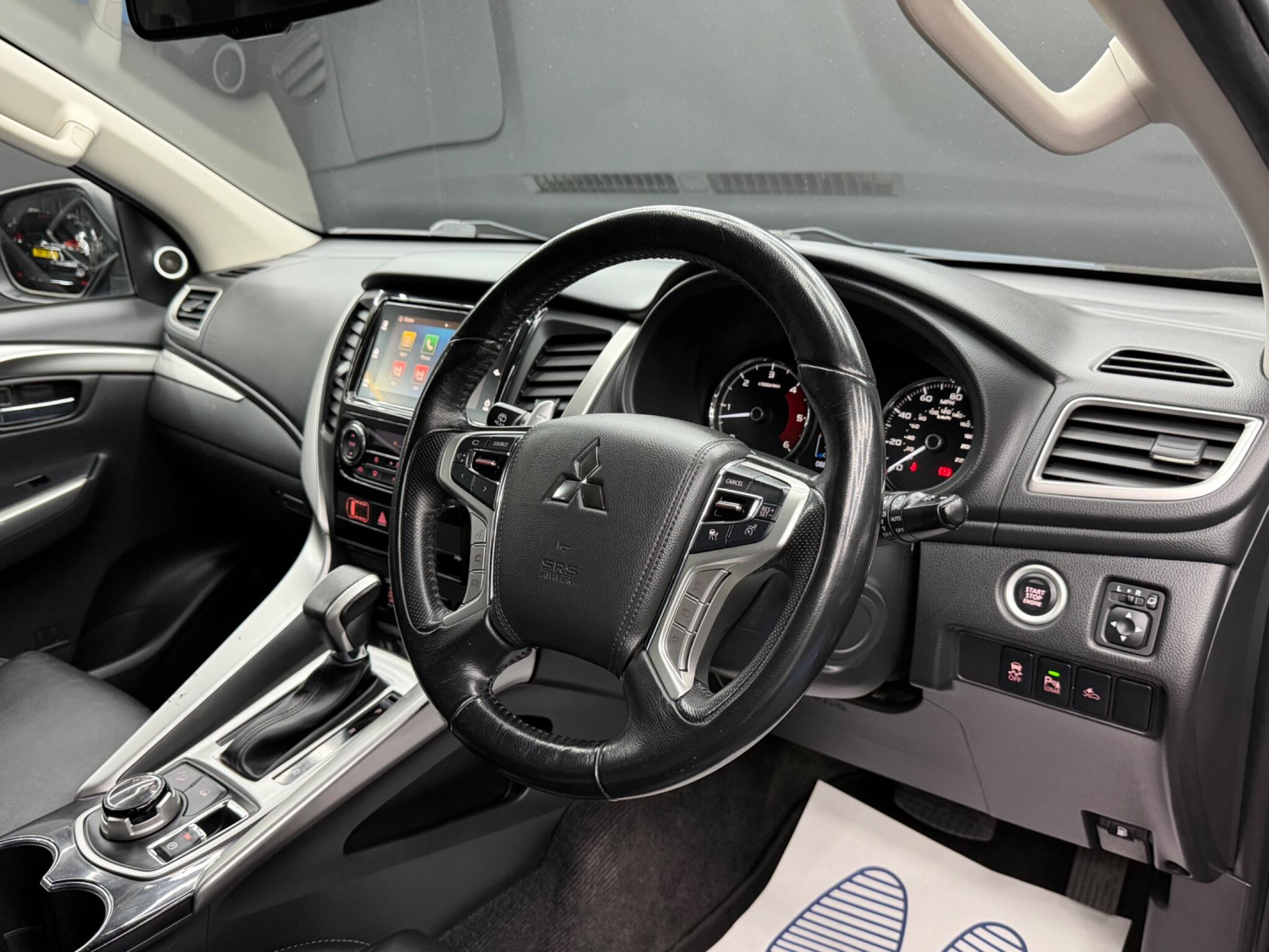 Mitsubishi Shogun Sport view 9
