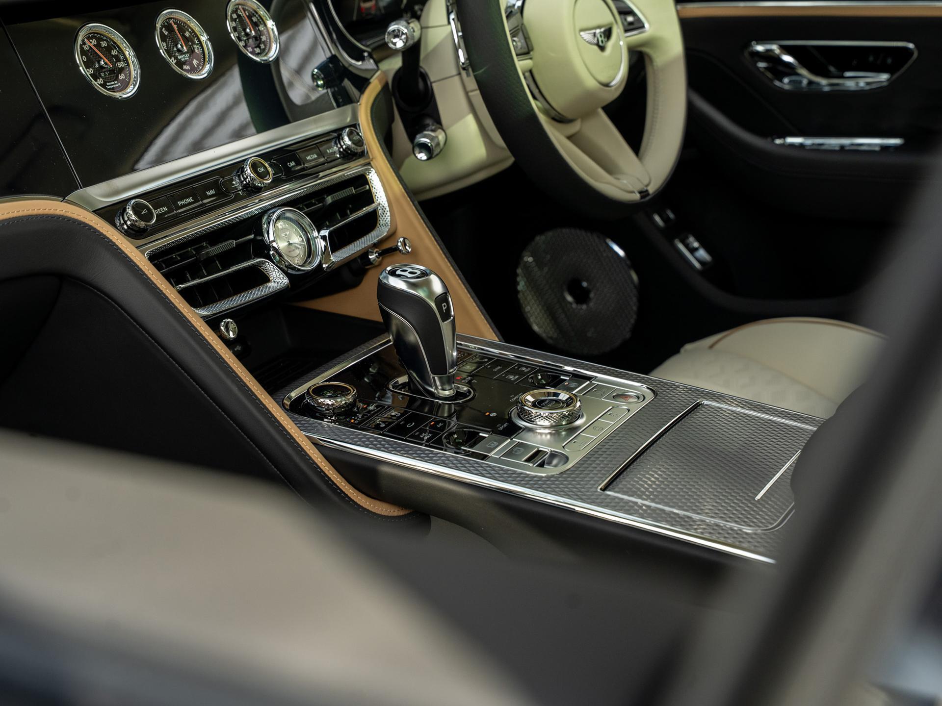 Bentley Flying Spur view 36
