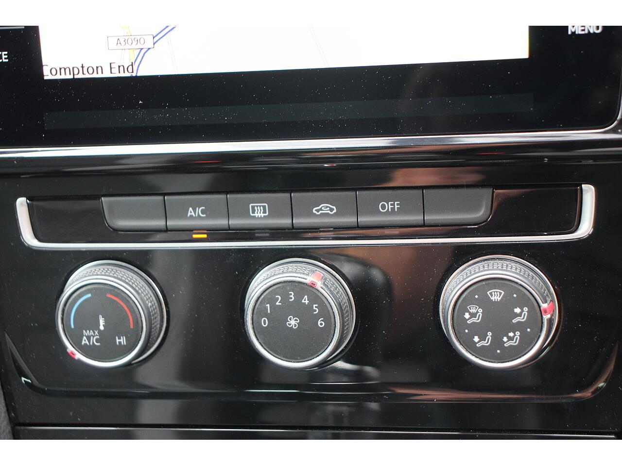 Volkswagen Golf view 24