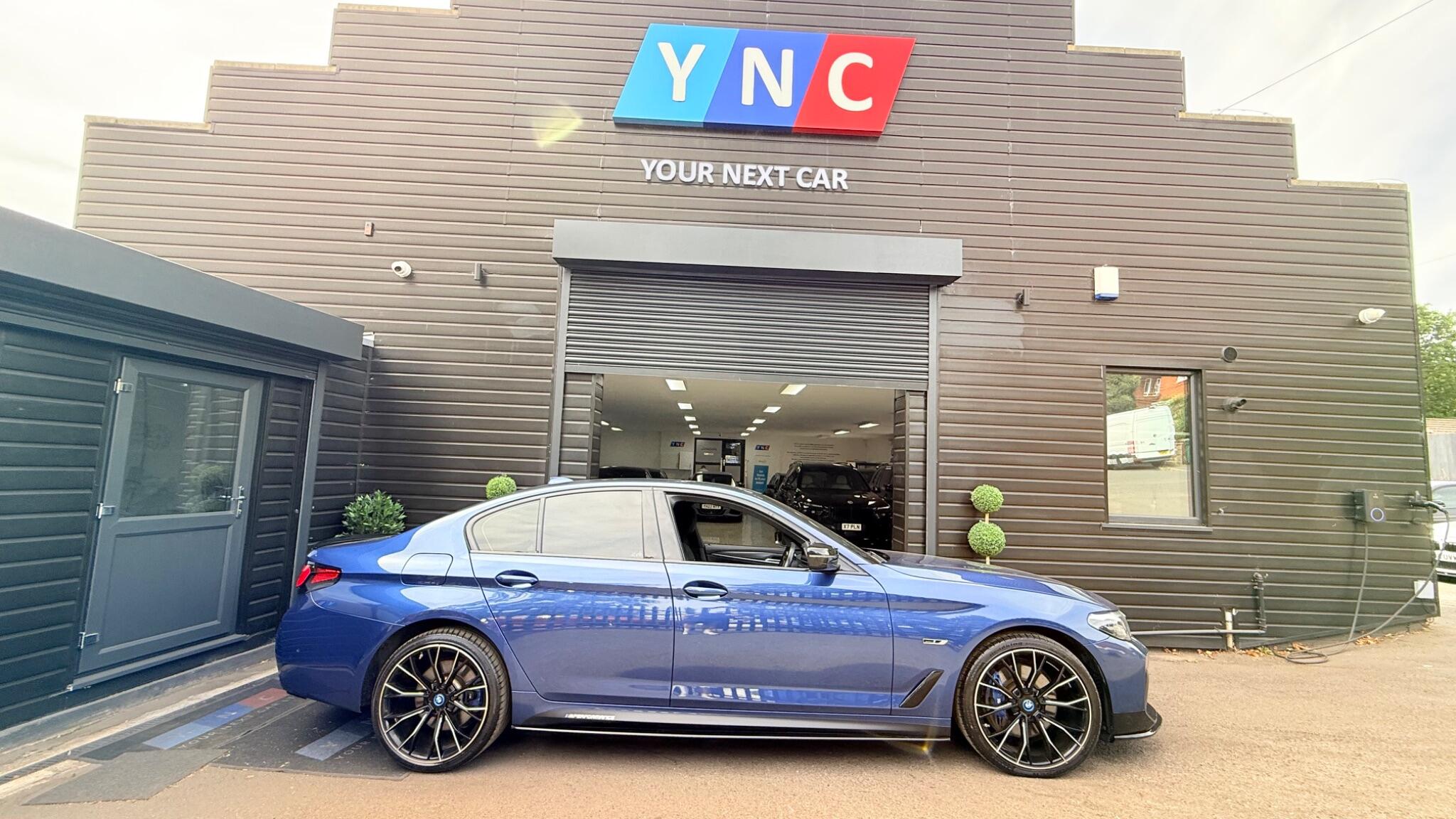 BMW 5 Series view 3