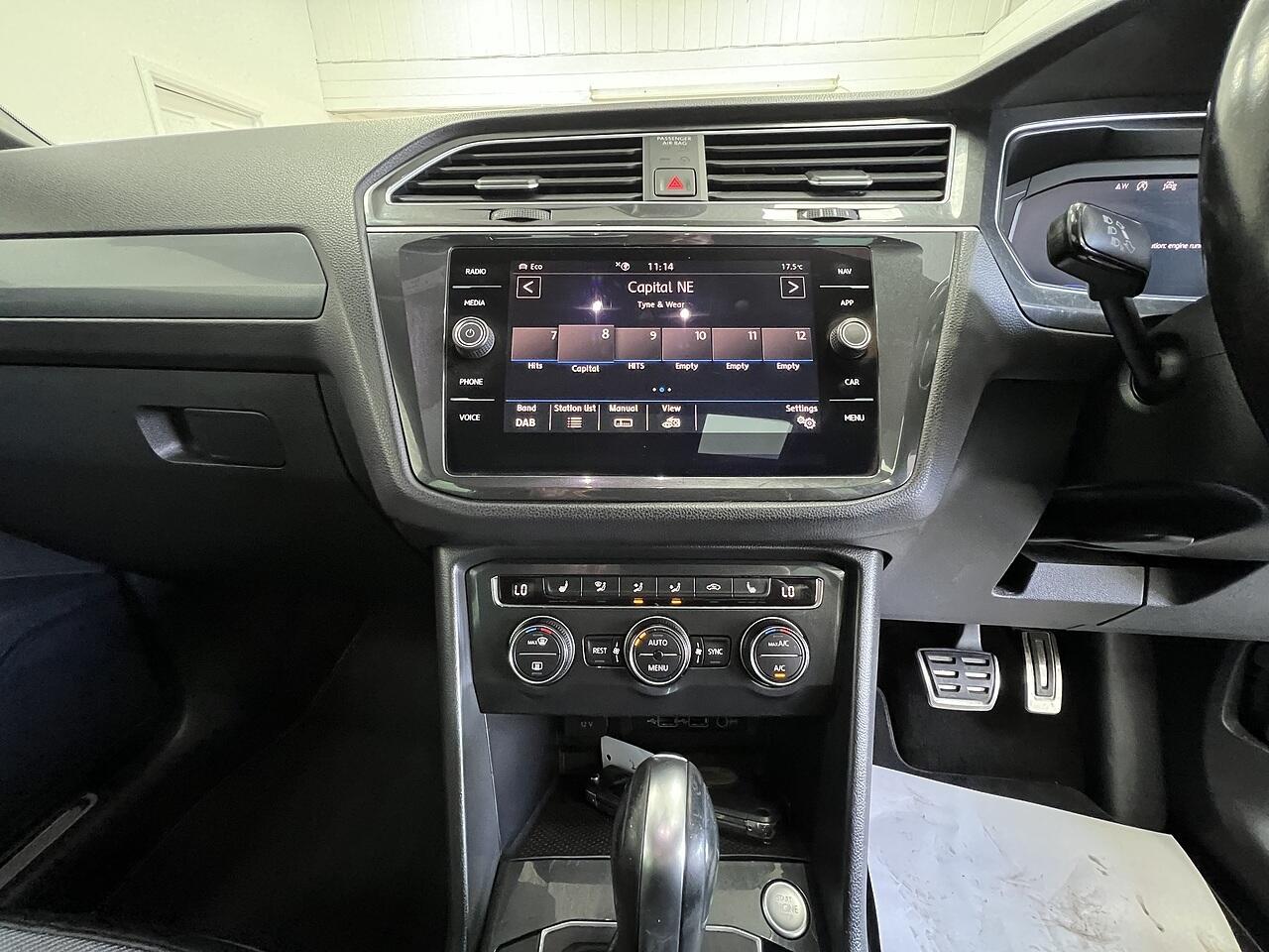 Volkswagen Tiguan view 12