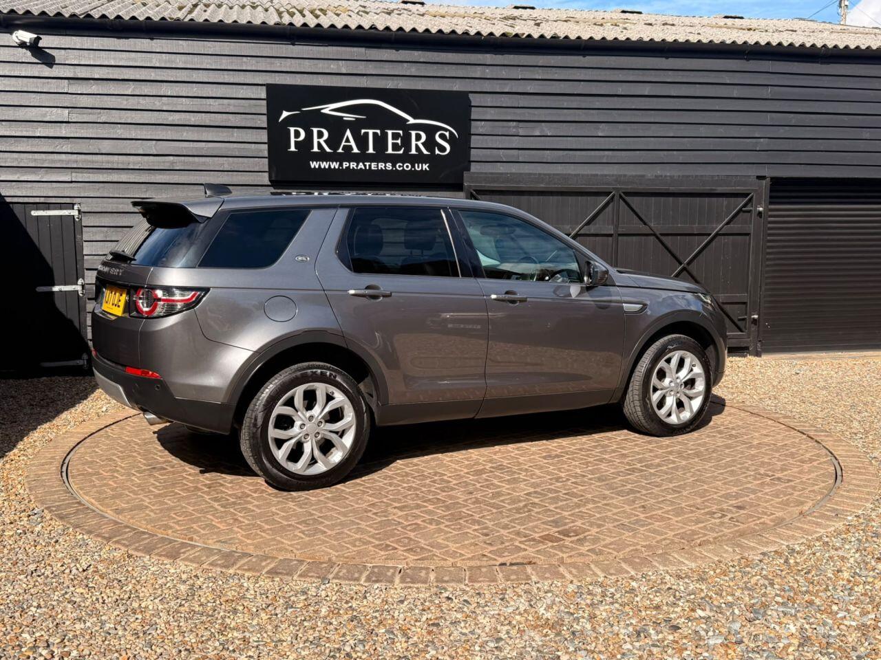 Land Rover Discovery Sport view 21