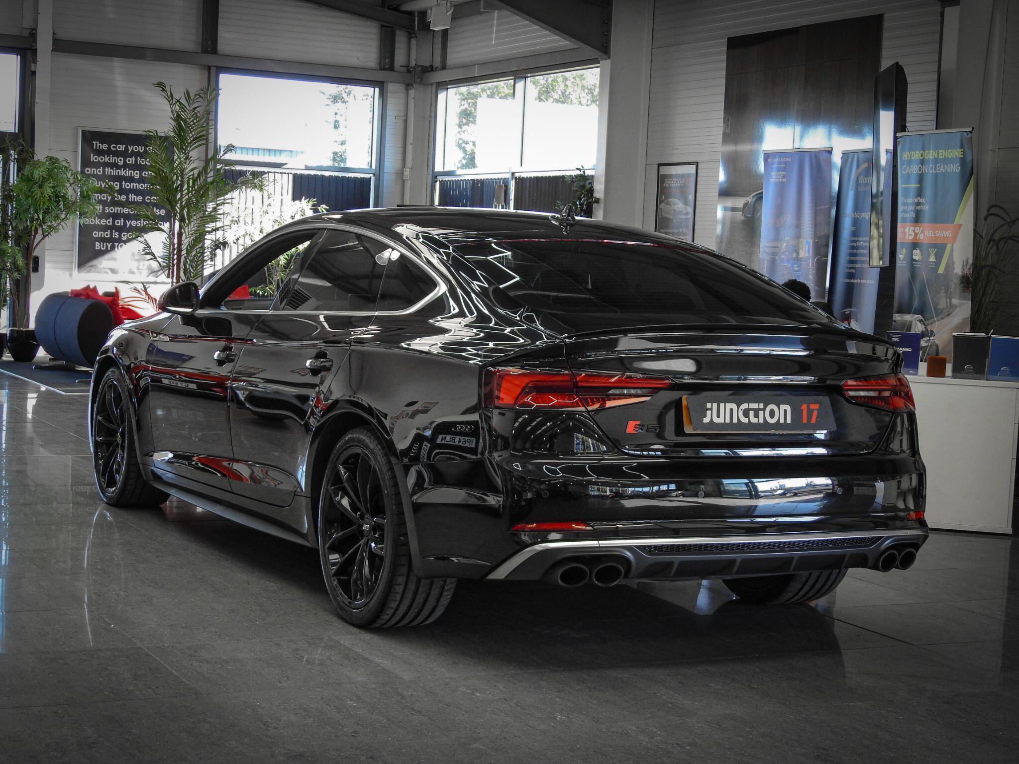 Audi S5 view 13