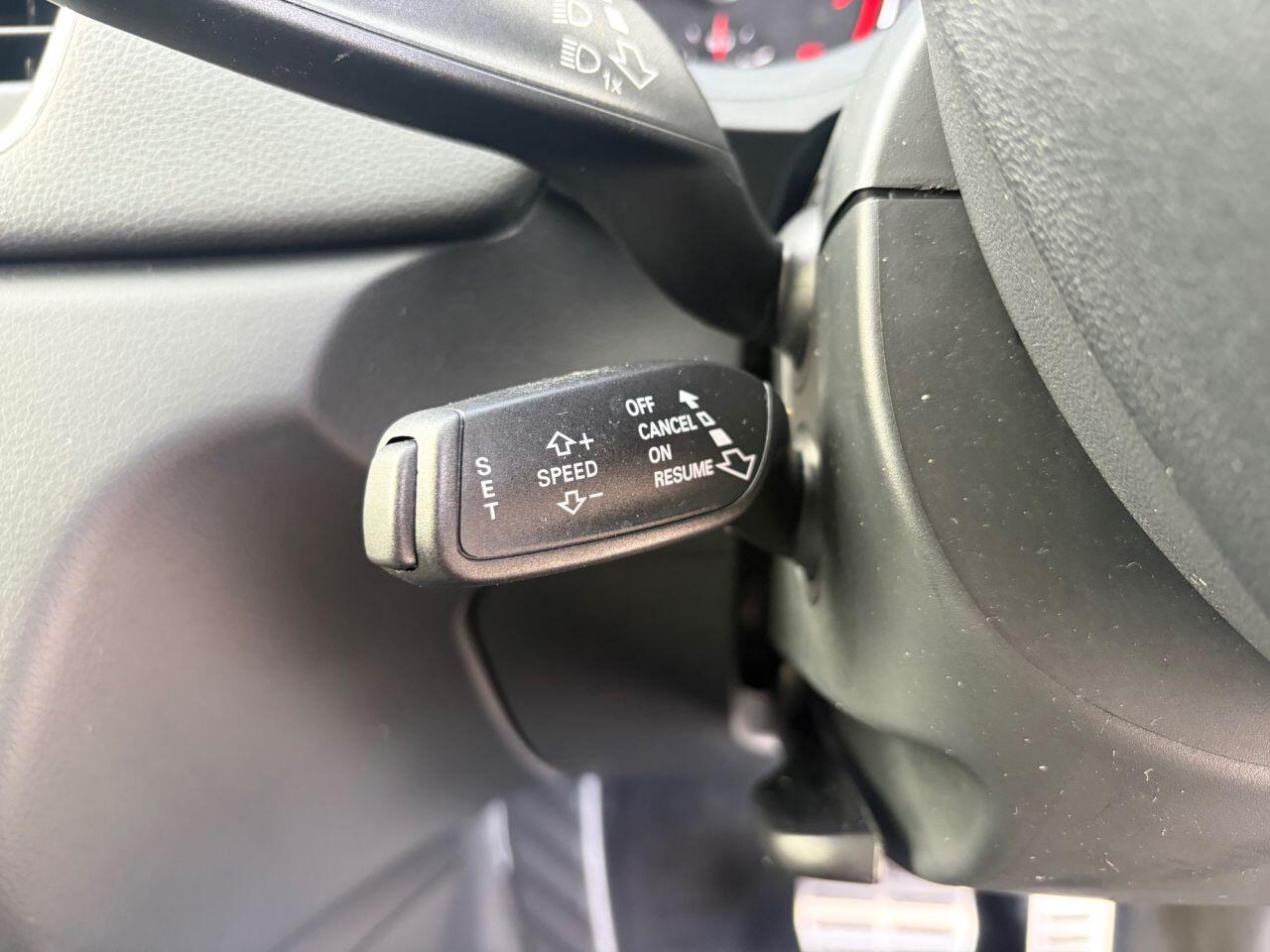 Audi Q3 view 31