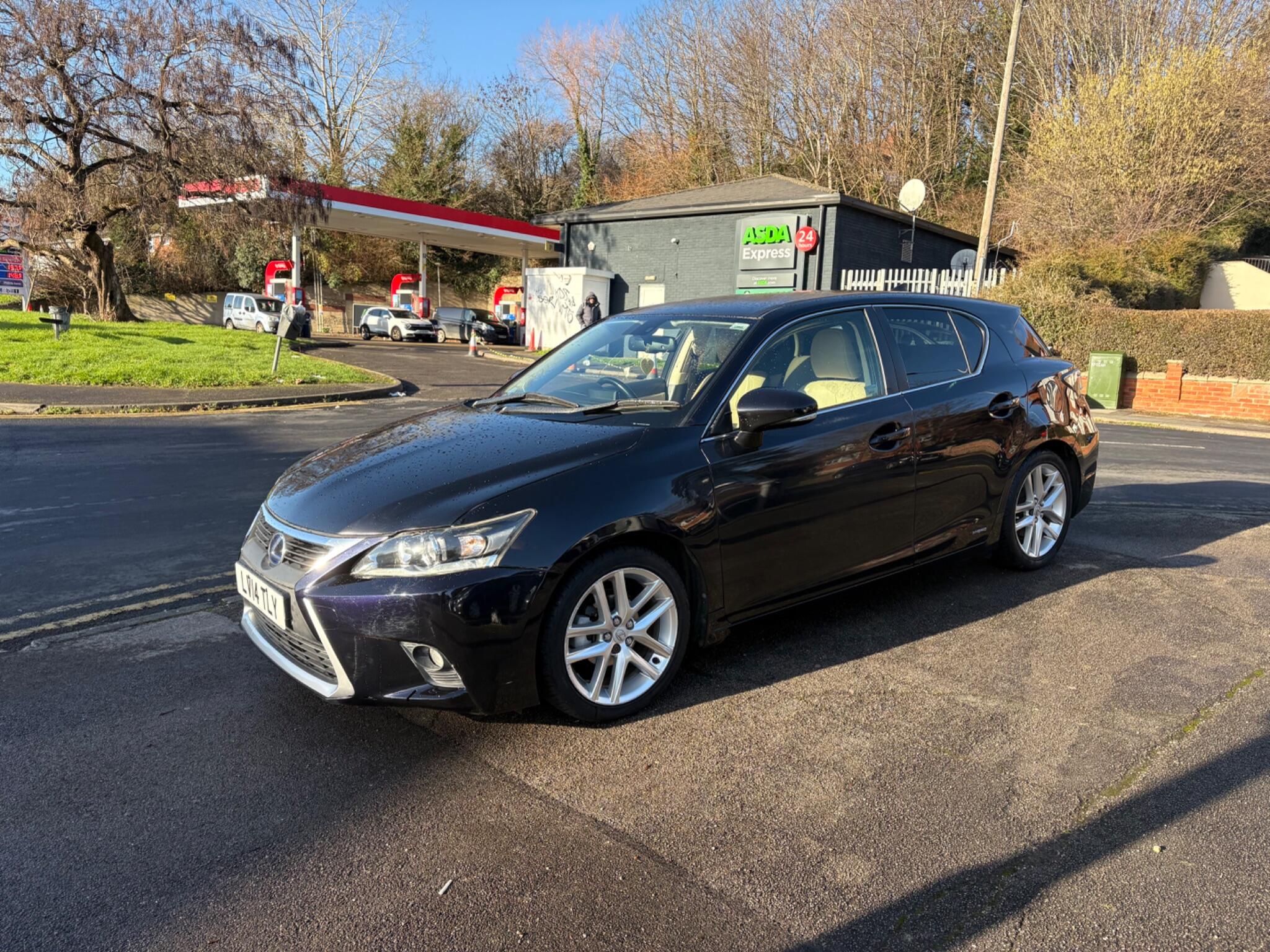 2014 Lexus CT 1.8 200h Luxury CVT Euro 6 (s/s) 5dr • 99,475 miles image 3