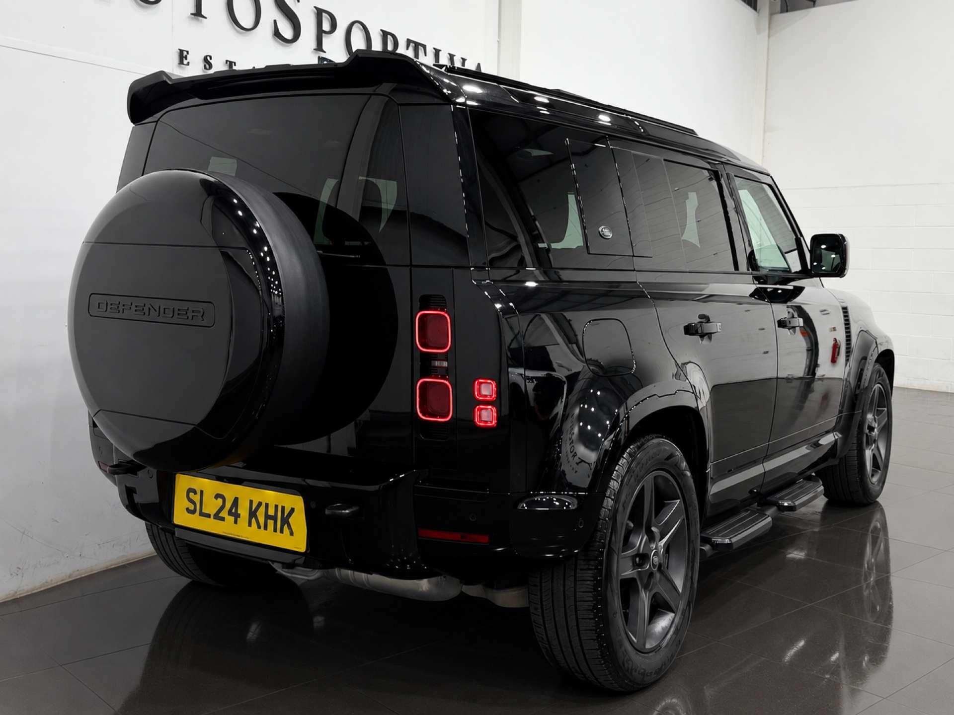 Land Rover Defender view 4