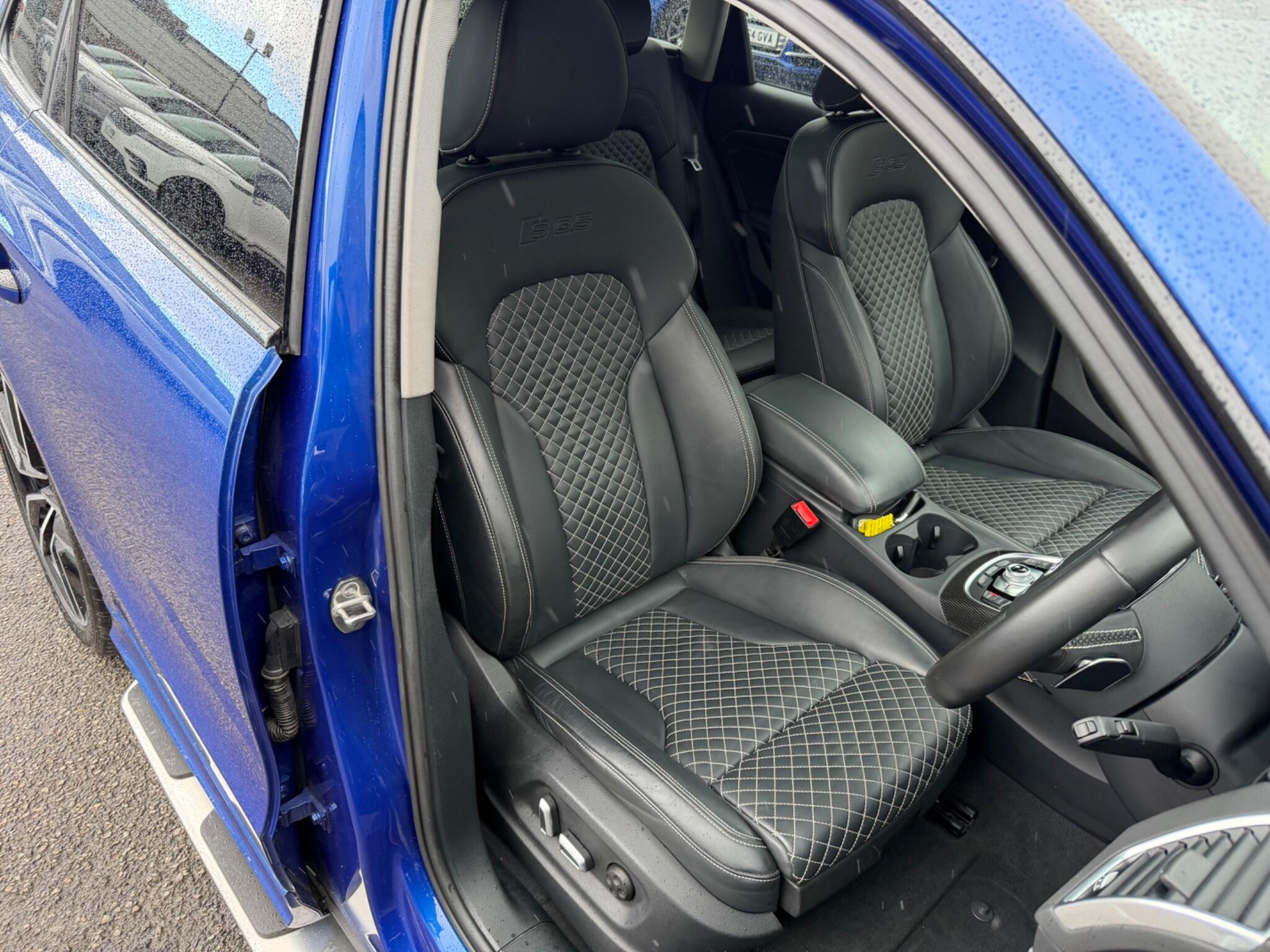 Audi SQ5 view 18