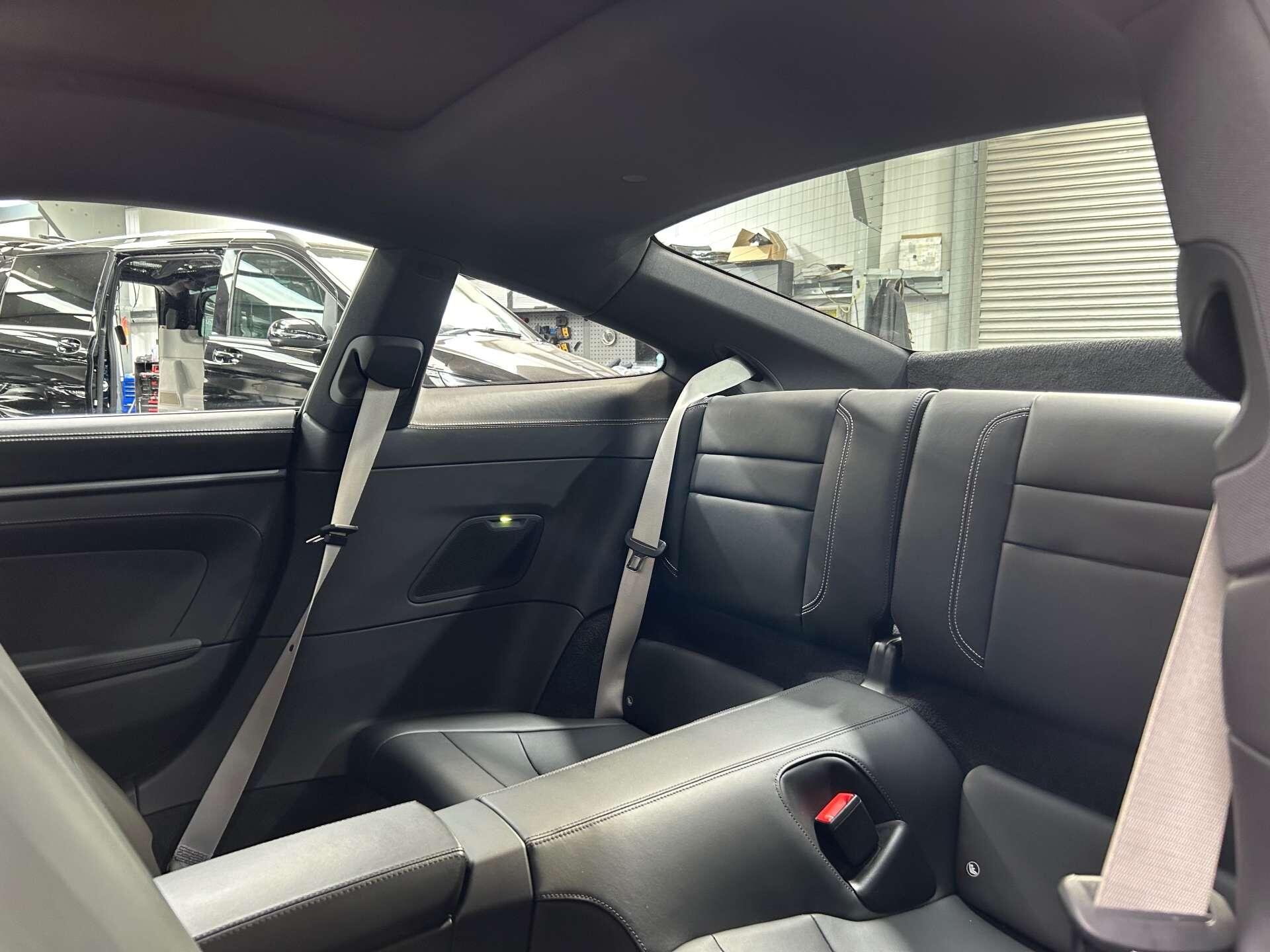 Porsche 911 view 43