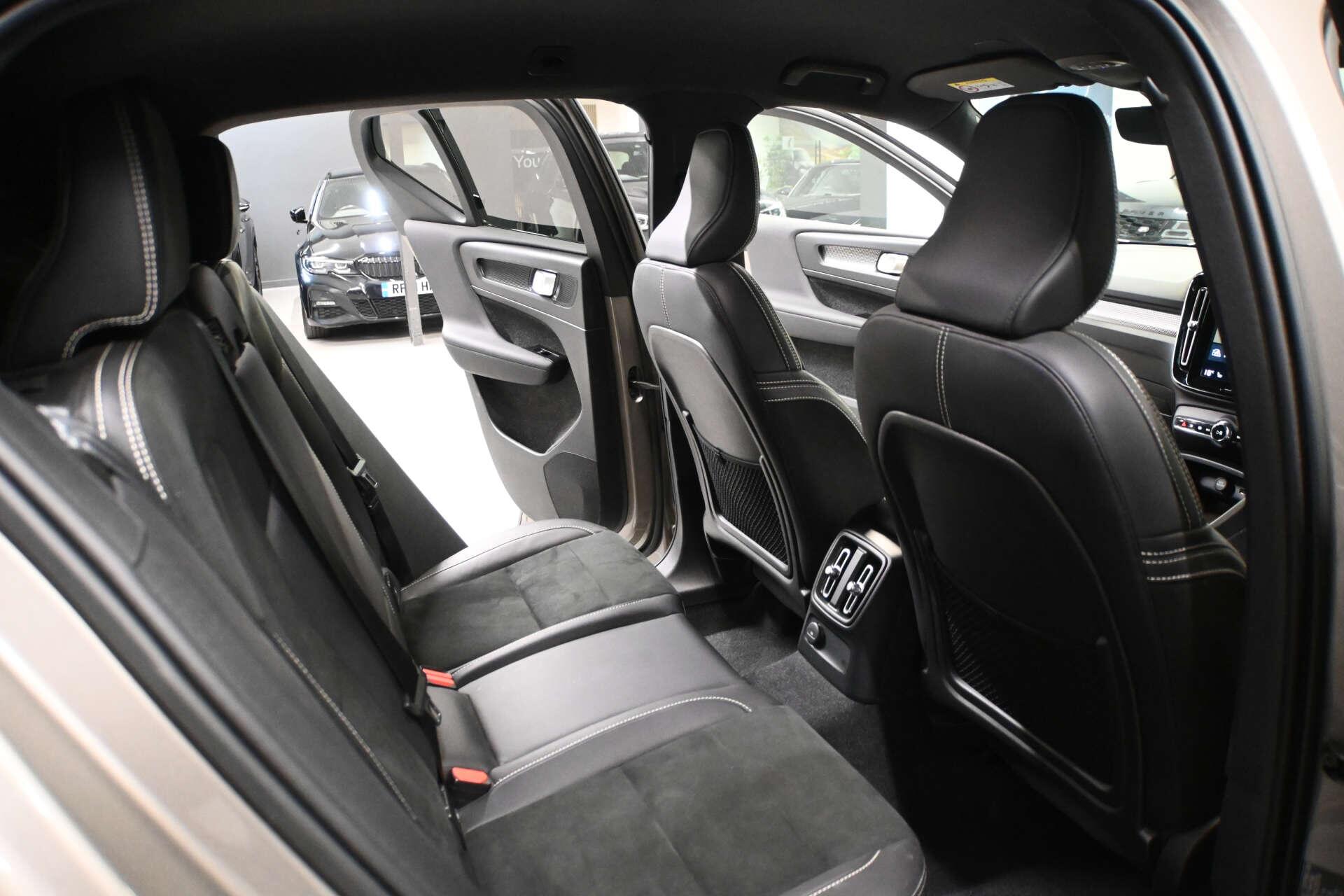 Volvo XC40 view 19