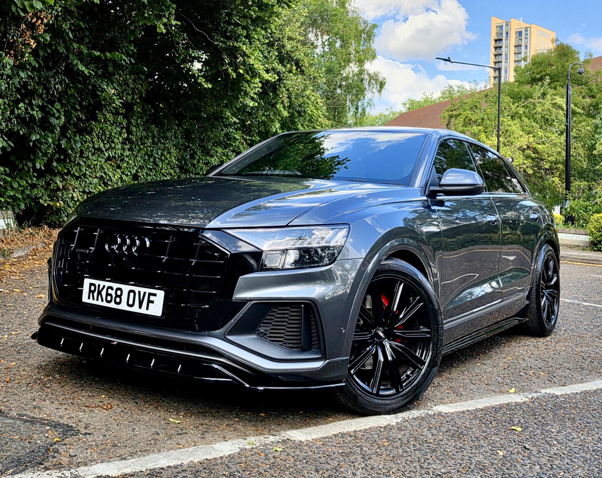 Audi Q8 view 22