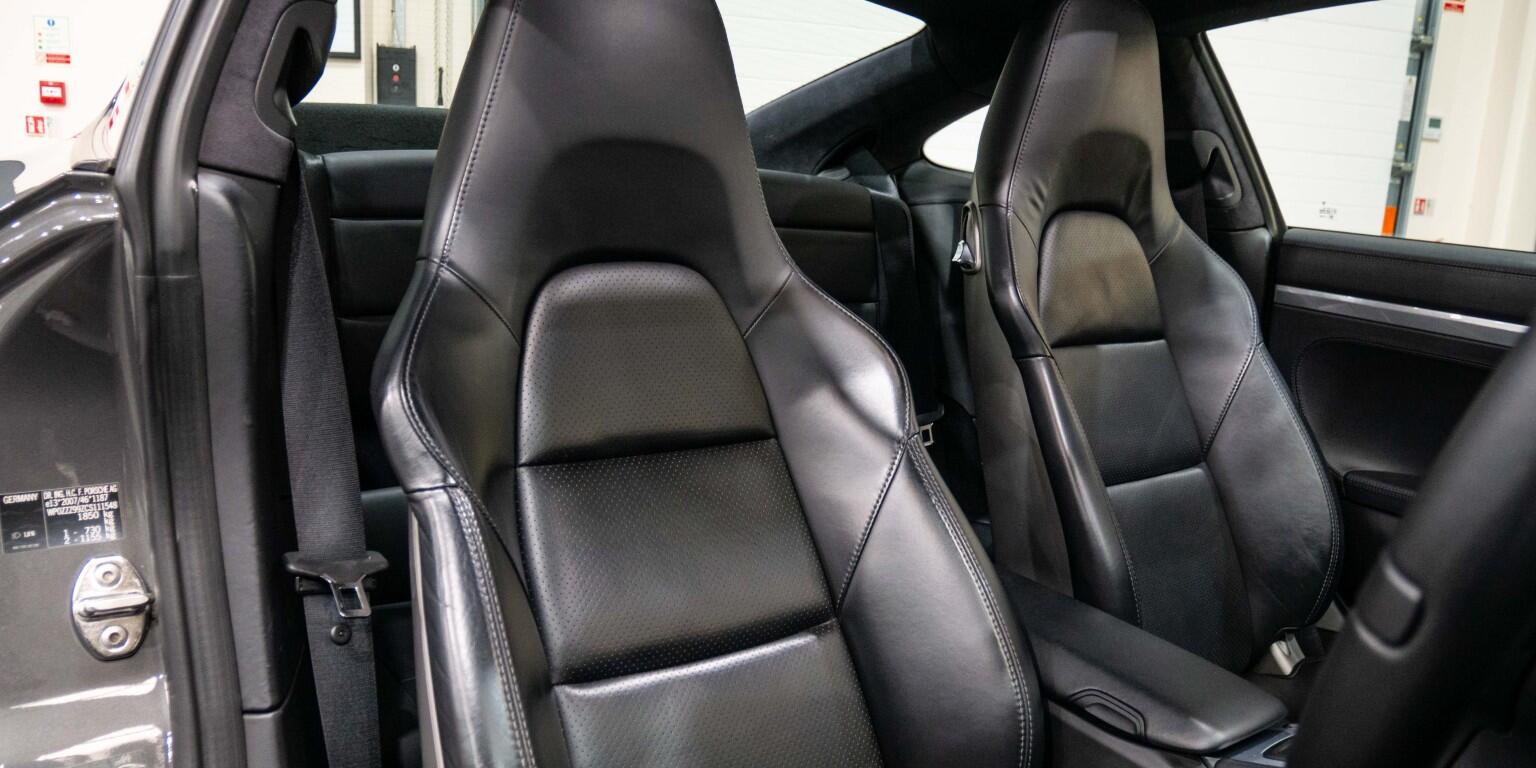 Porsche 911 view 15