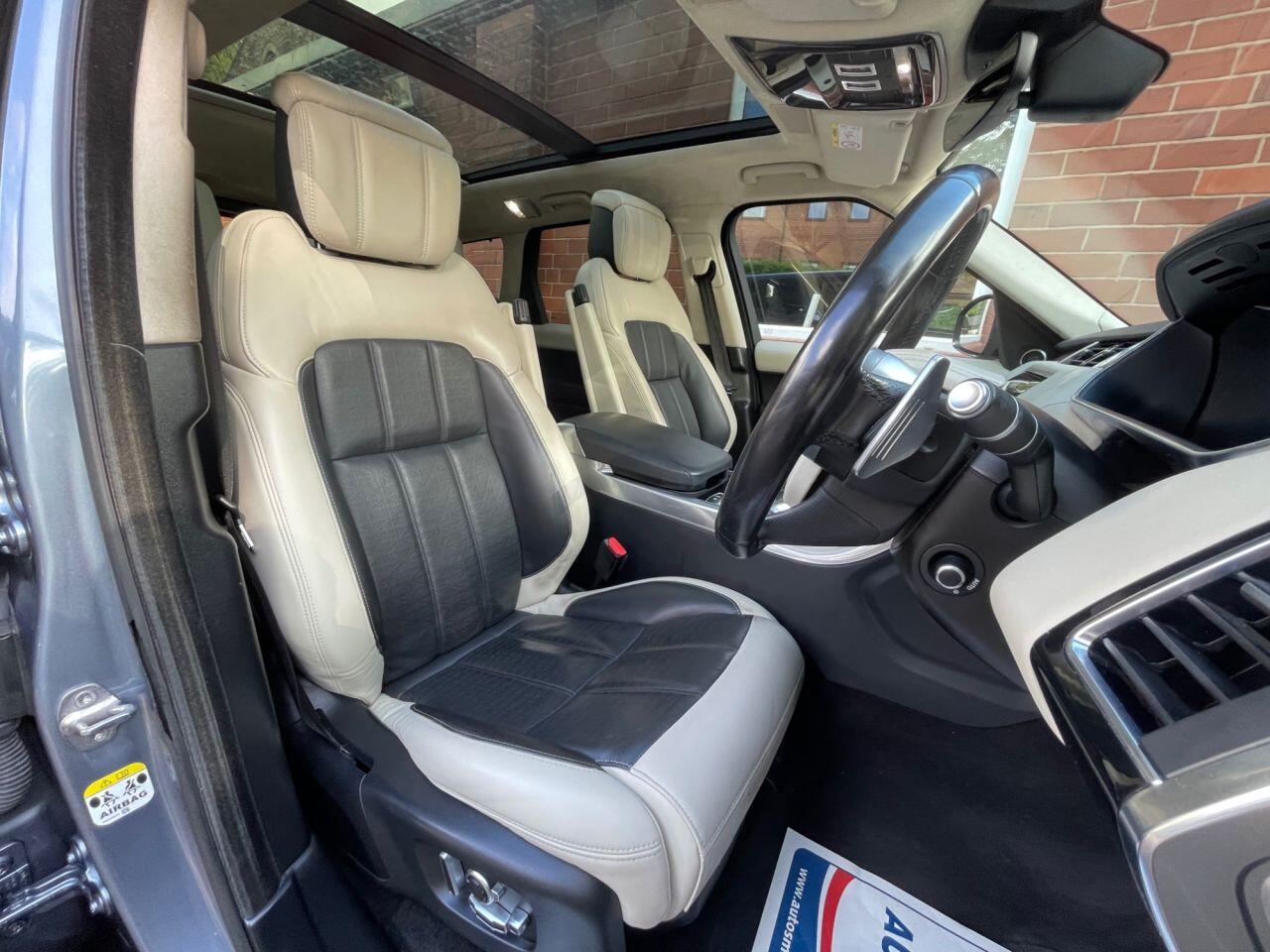 Land Rover Range Rover Sport view 3