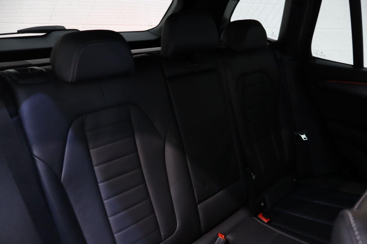 BMW X3 view 9