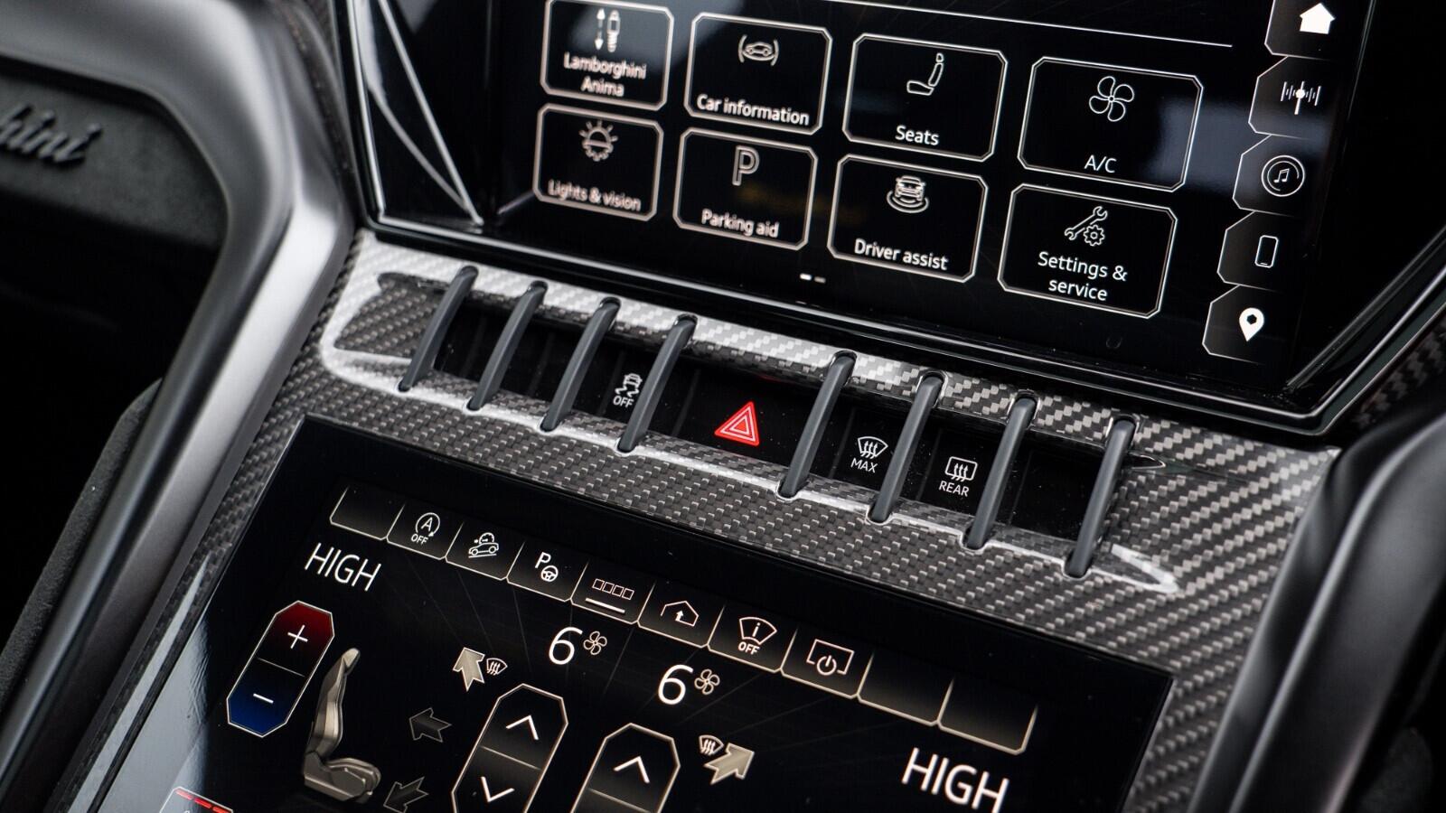 Lamborghini Urus view 34