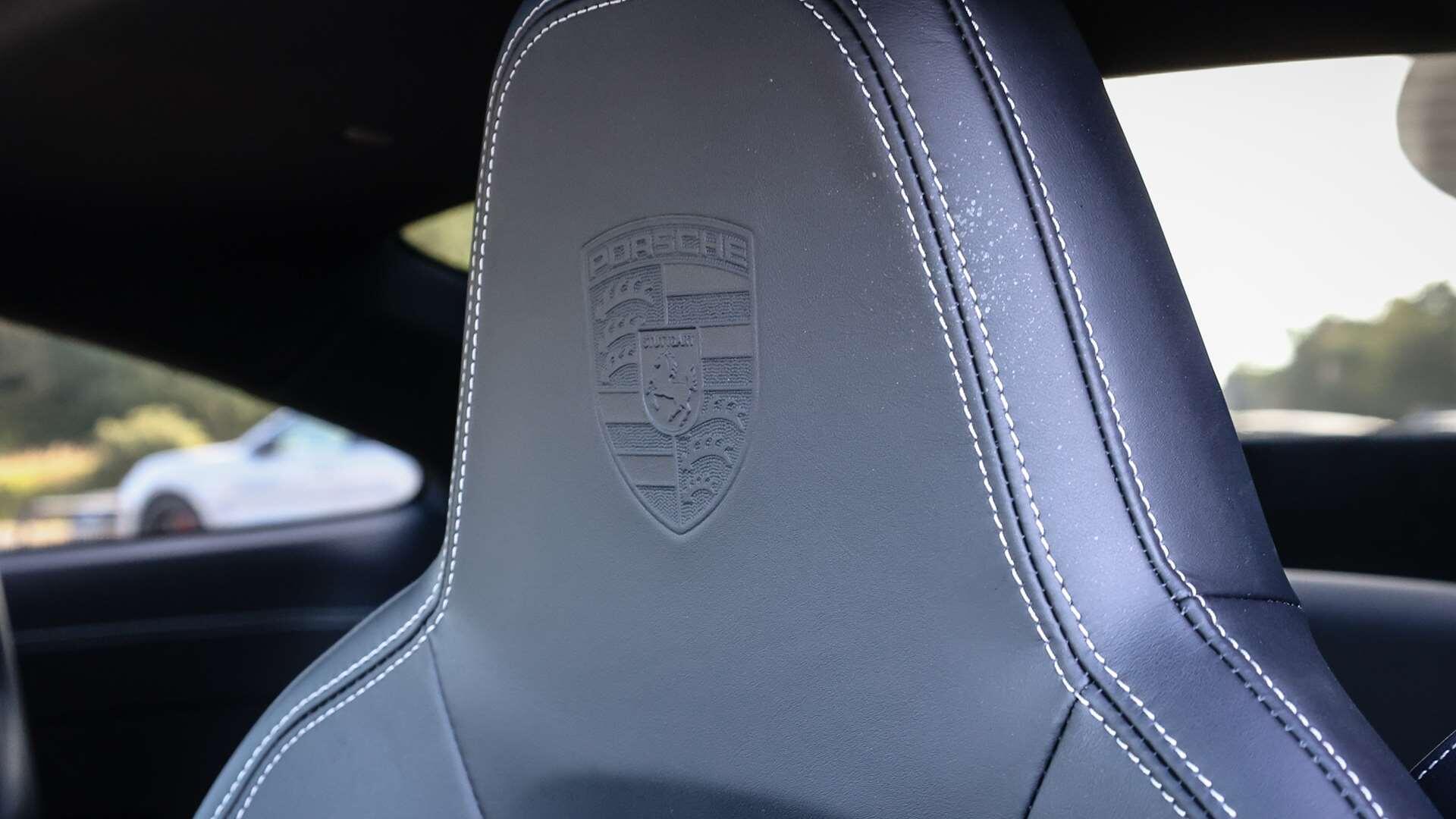 Porsche 911 view 14