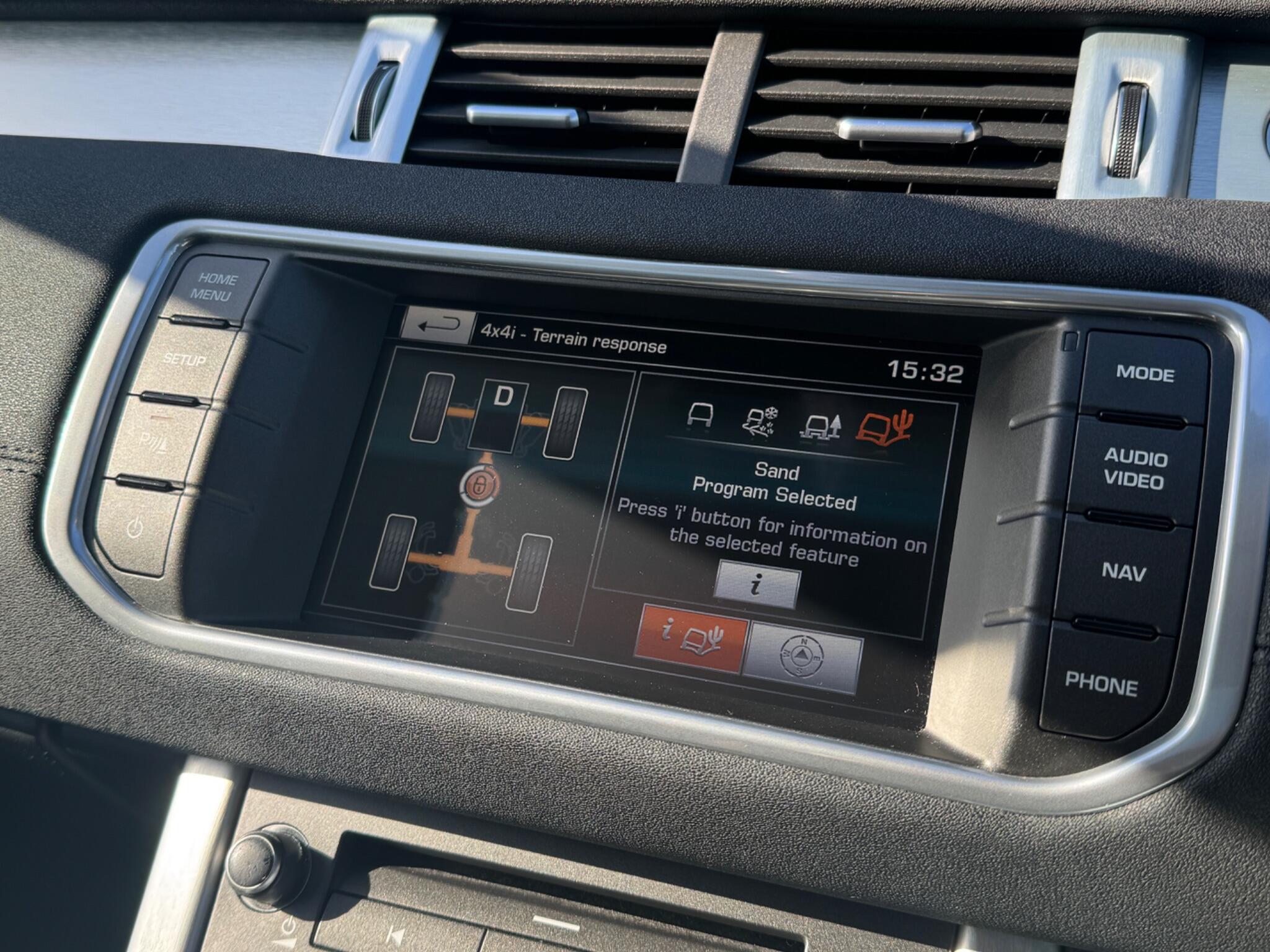 Land Rover Range Rover Evoque view 36