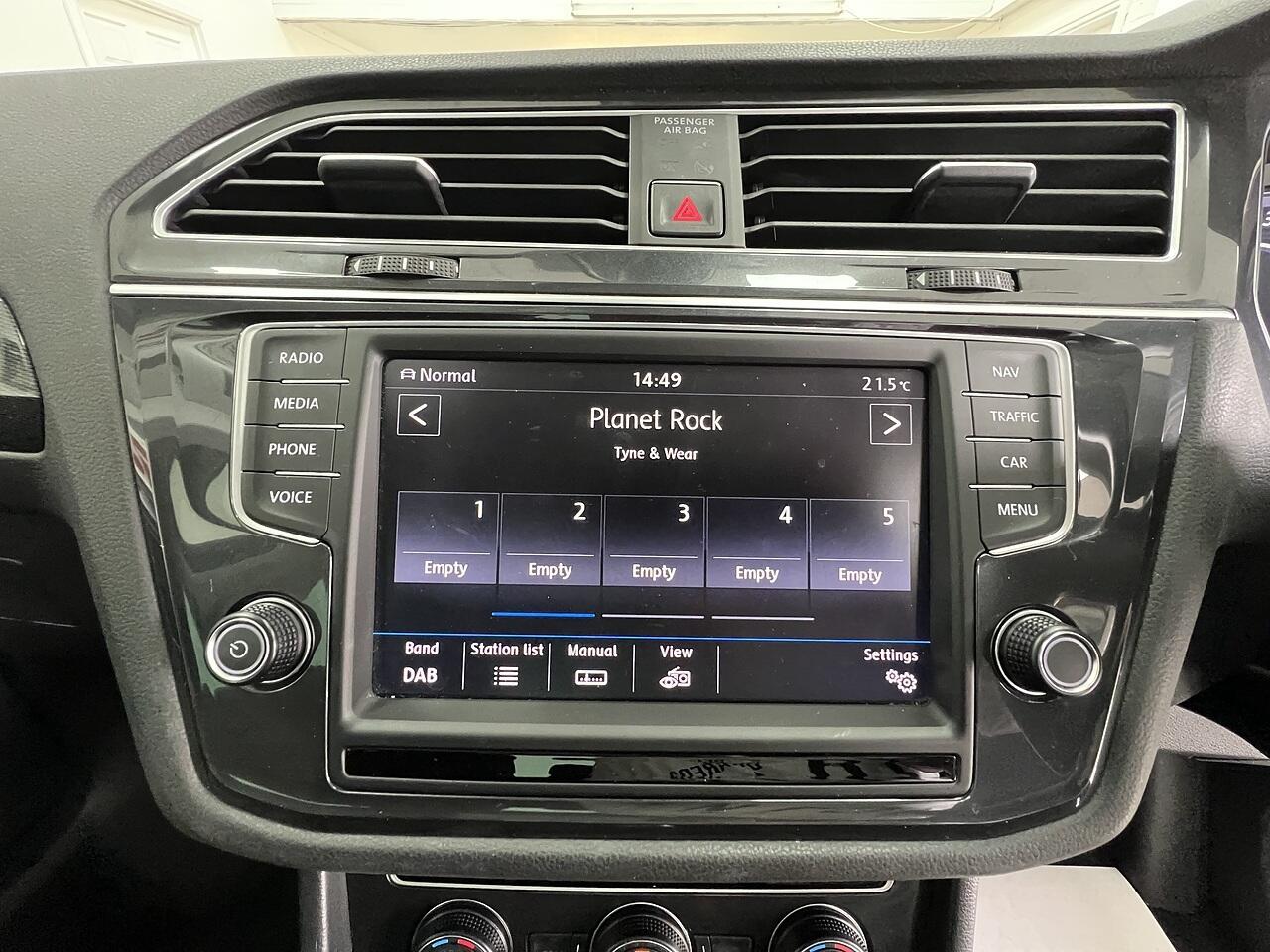 Volkswagen Tiguan view 11