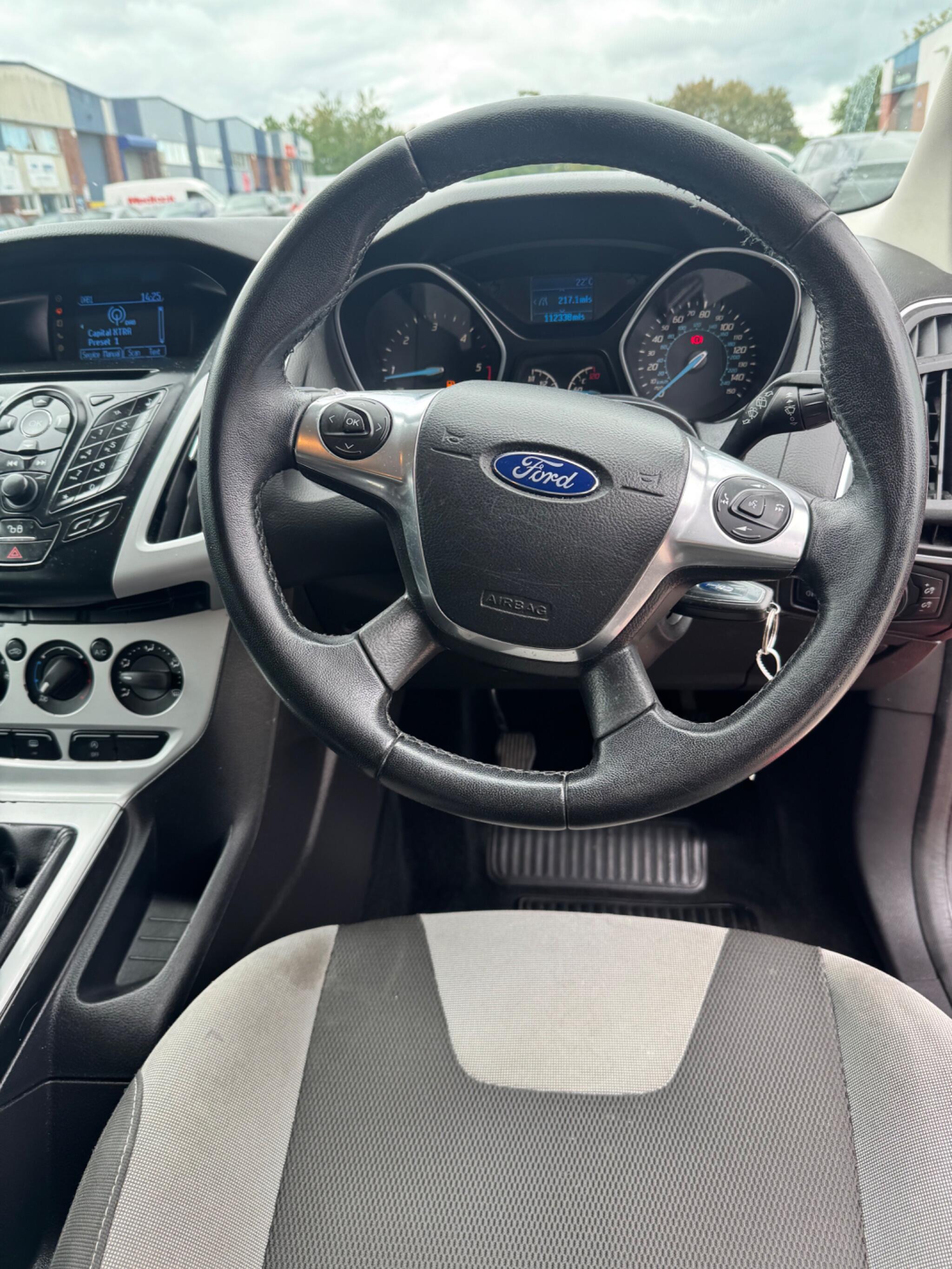 Ford Focus view 45