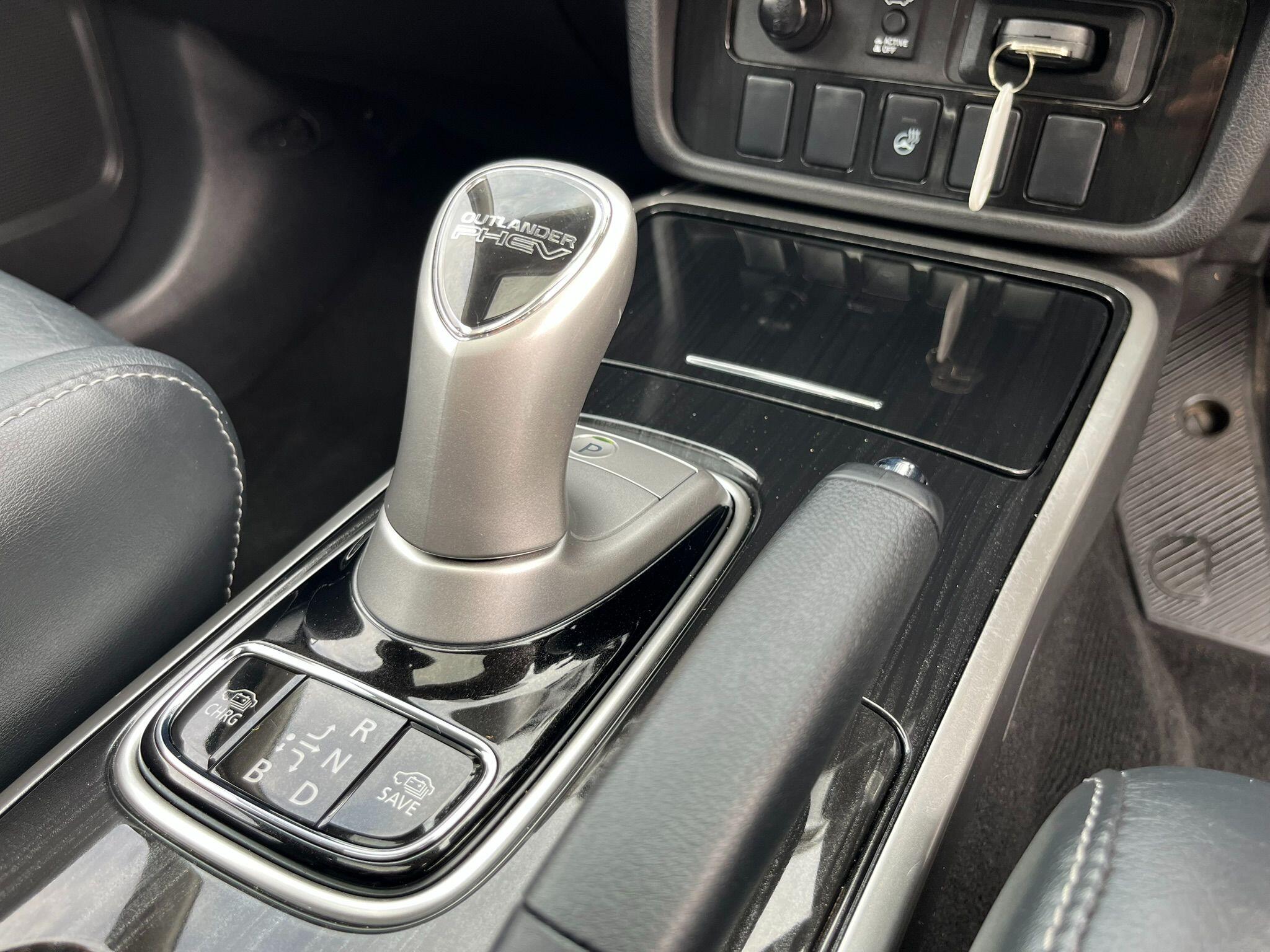 Mitsubishi Outlander view 26