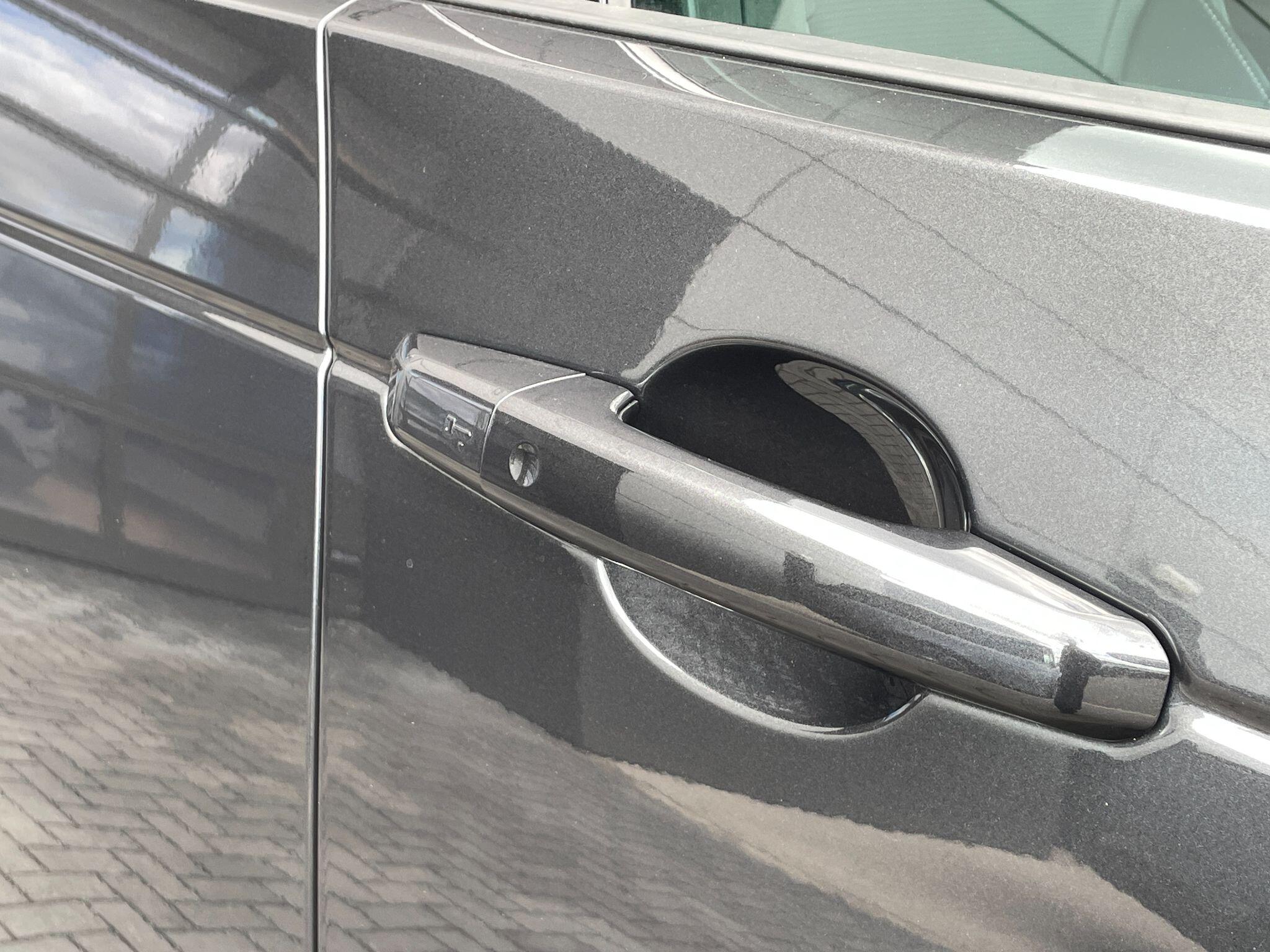 Land Rover Discovery view 37