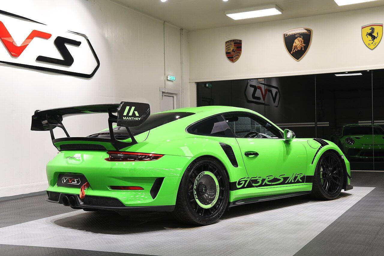 Porsche 911 view 41