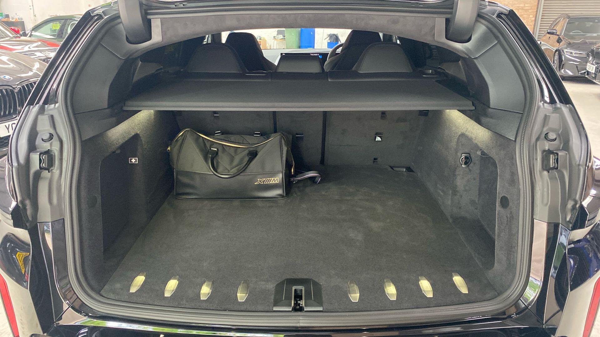 BMW XM view 45