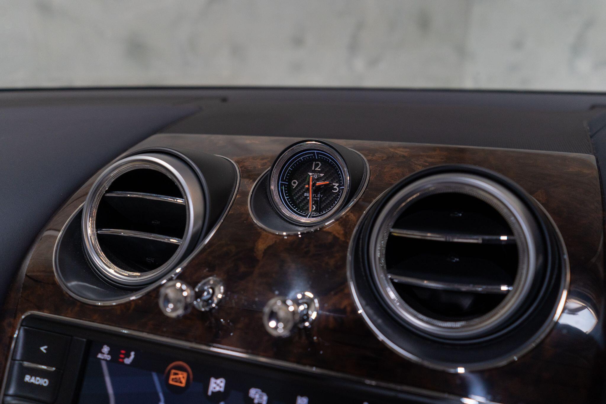 Bentley Bentayga view 27