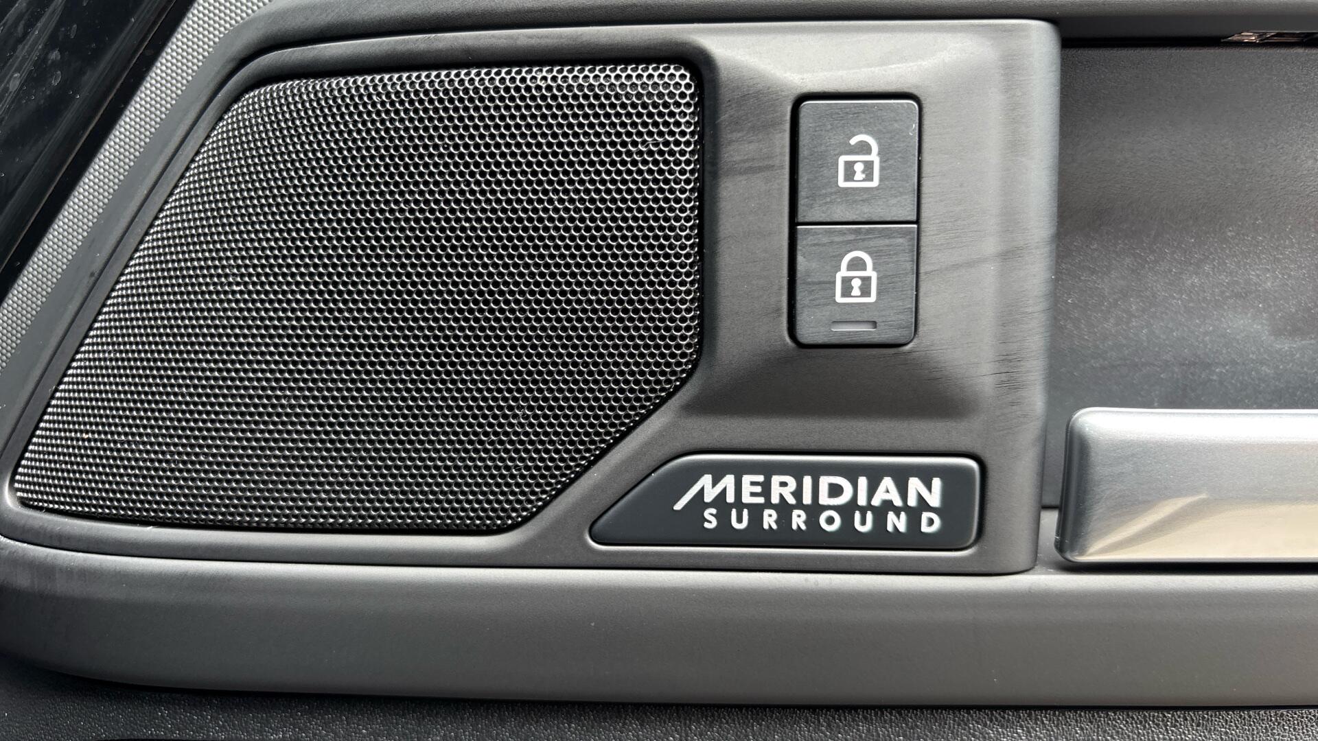 Land Rover Defender view 34