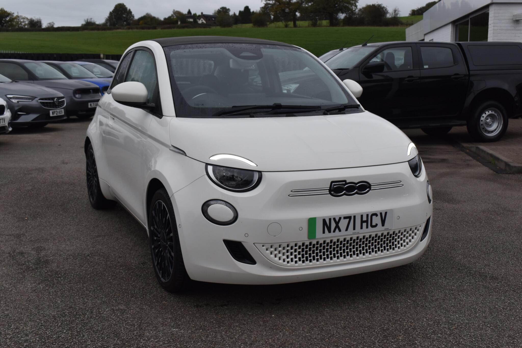 500e C - 42kWh Icon Auto 2dr - Image 14