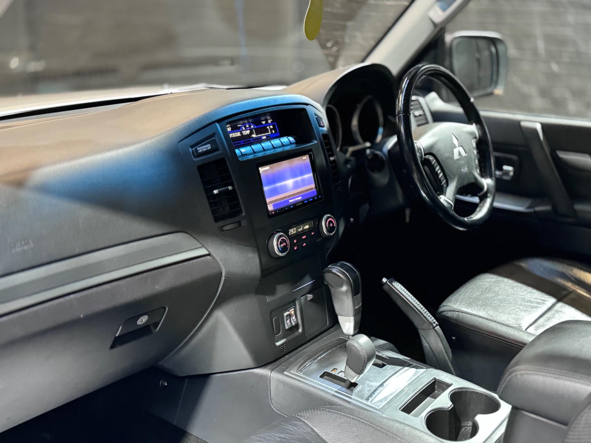 Mitsubishi Shogun view 54