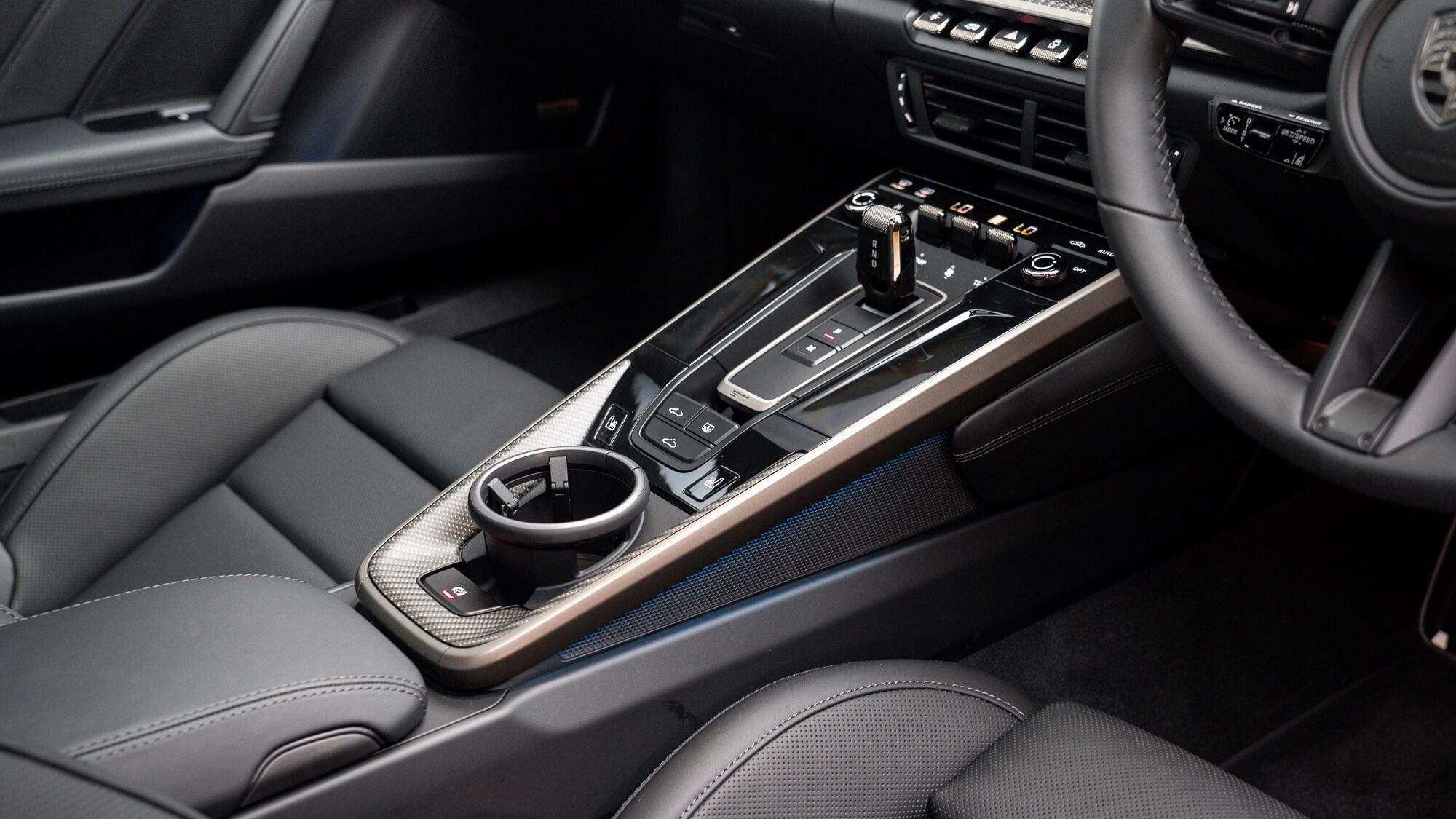 Porsche 911 view 9