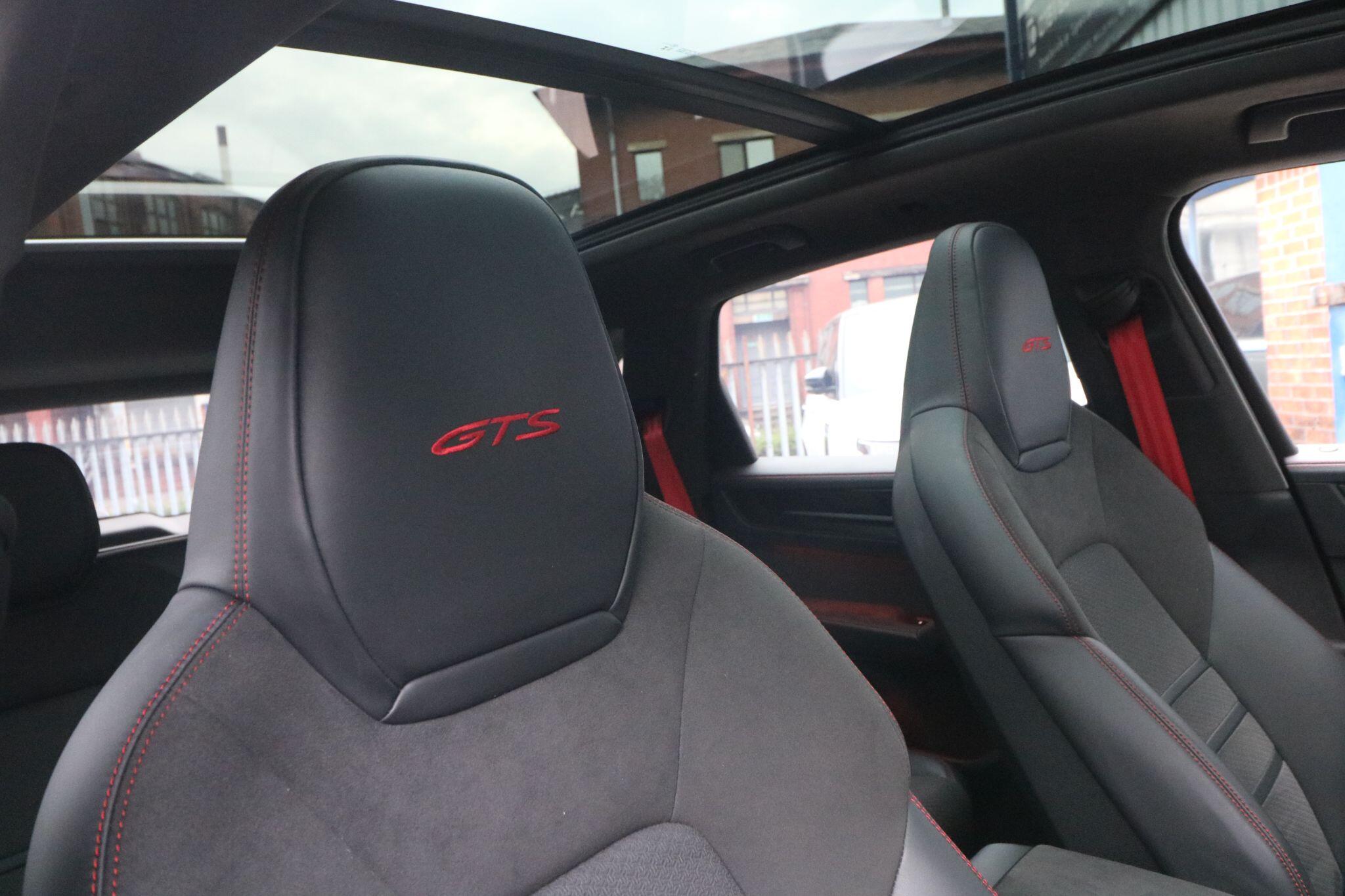 Porsche Cayenne view 18