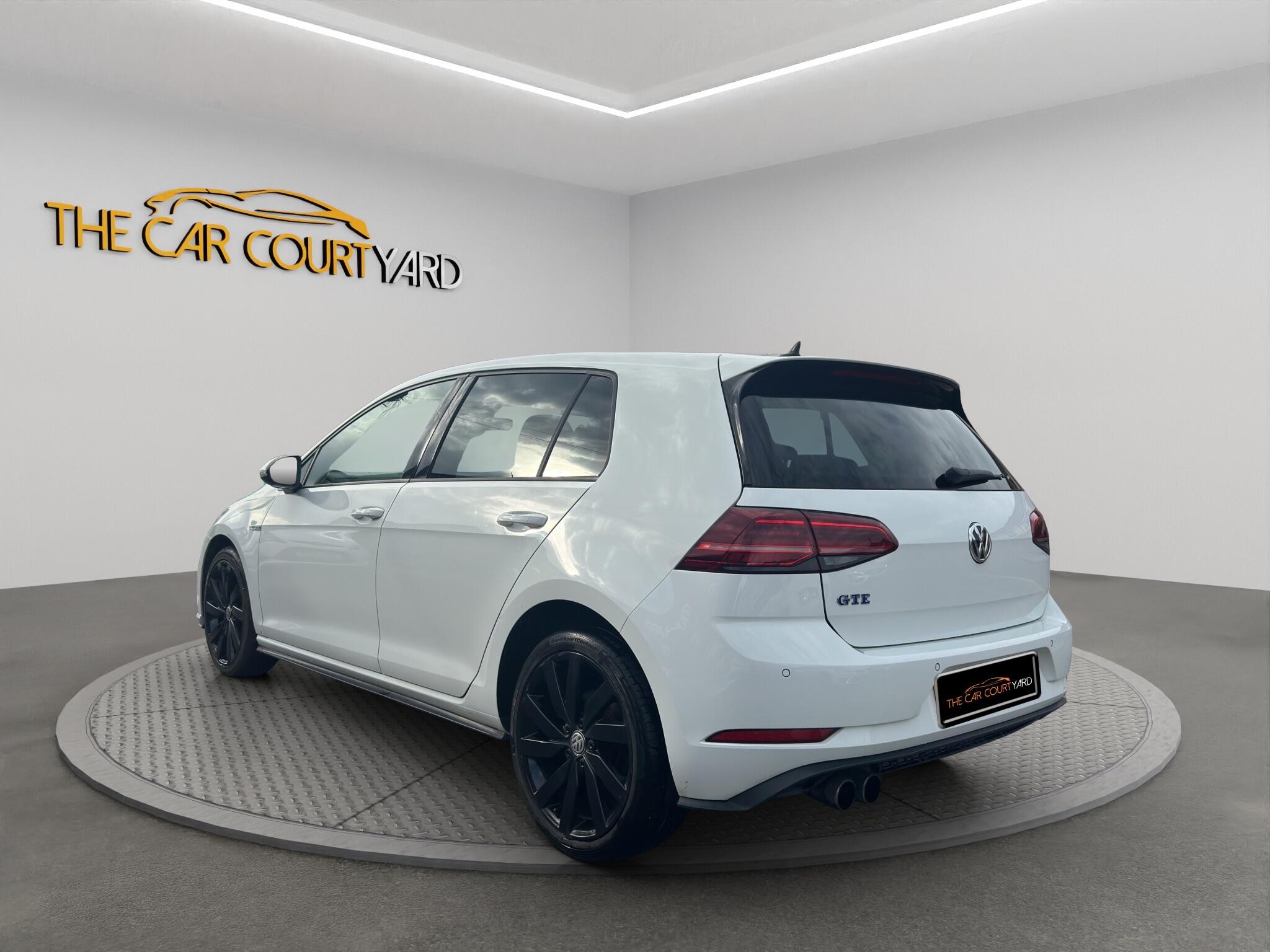 Volkswagen Golf view 5