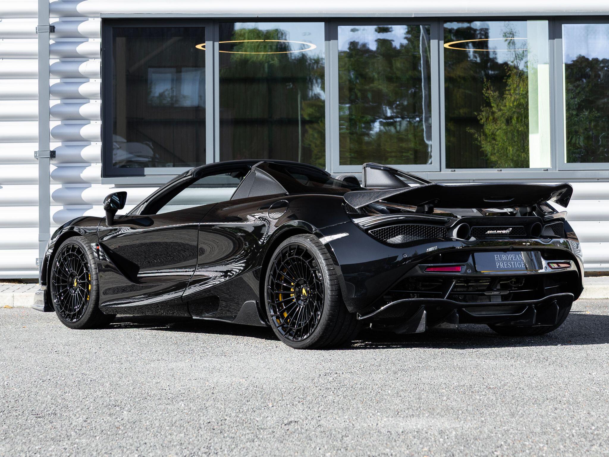 Mclaren 720s view 5