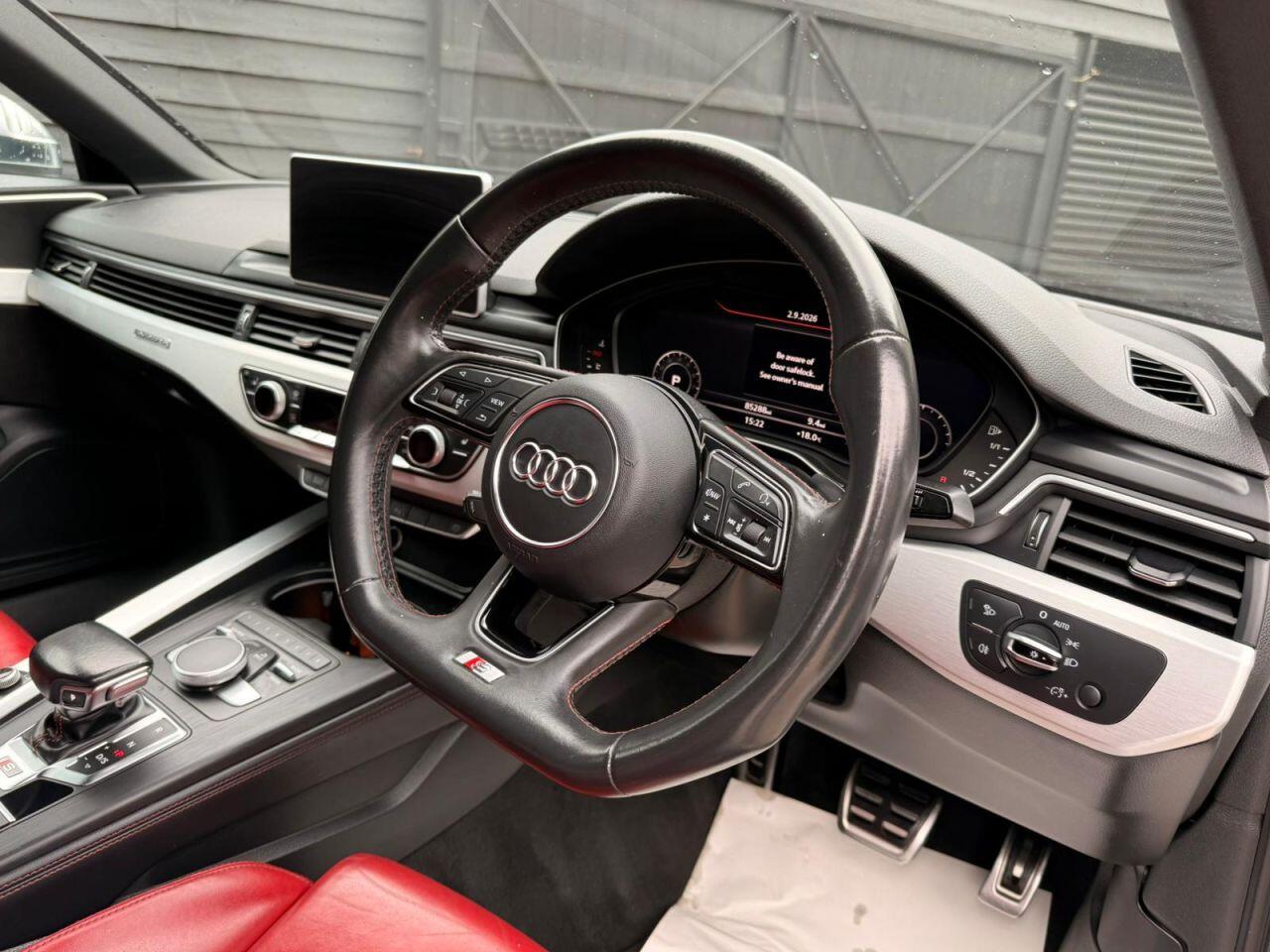 Audi S4 view 10