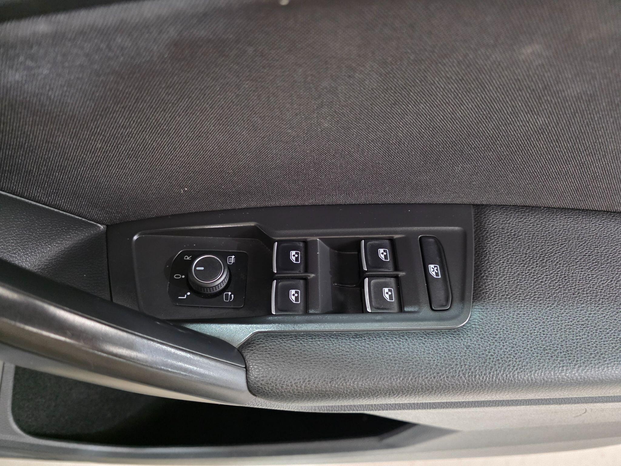 Volkswagen Tiguan Allspace view 15