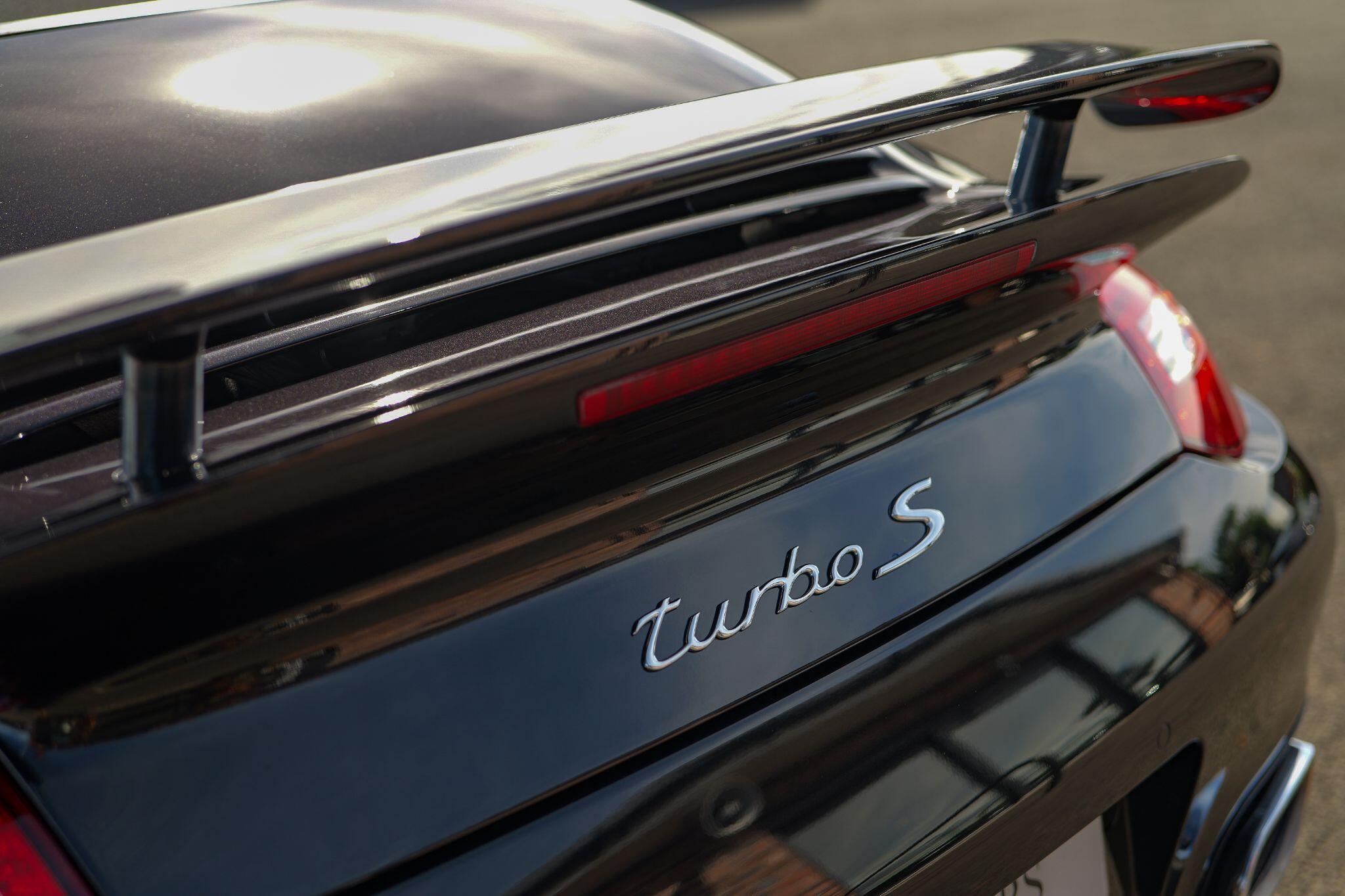 Porsche 911 view 14