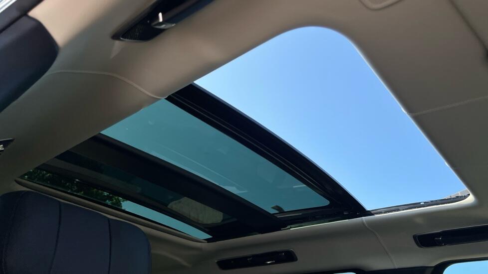 Land Rover Range Rover view 21