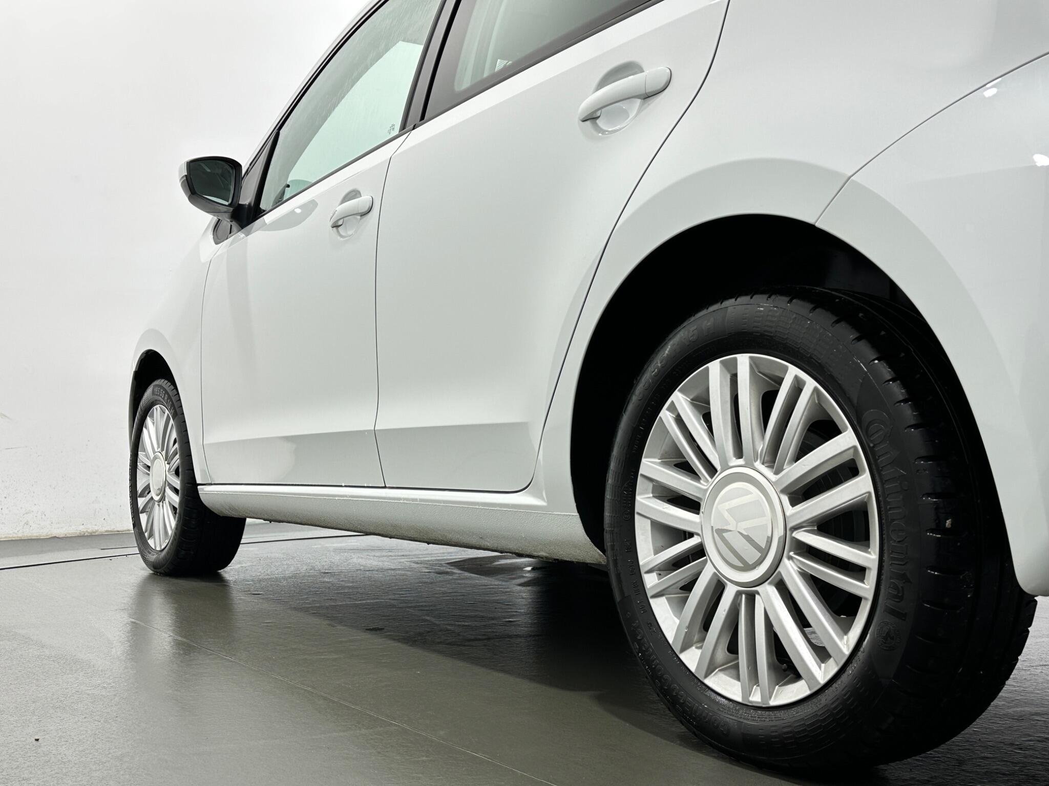 Volkswagen Up! view 45