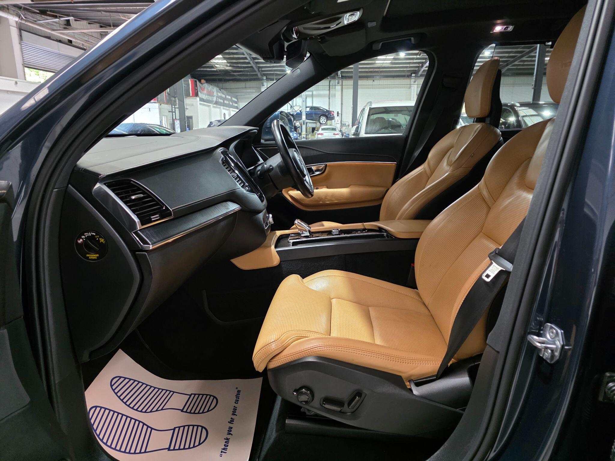 Volvo XC90 view 37
