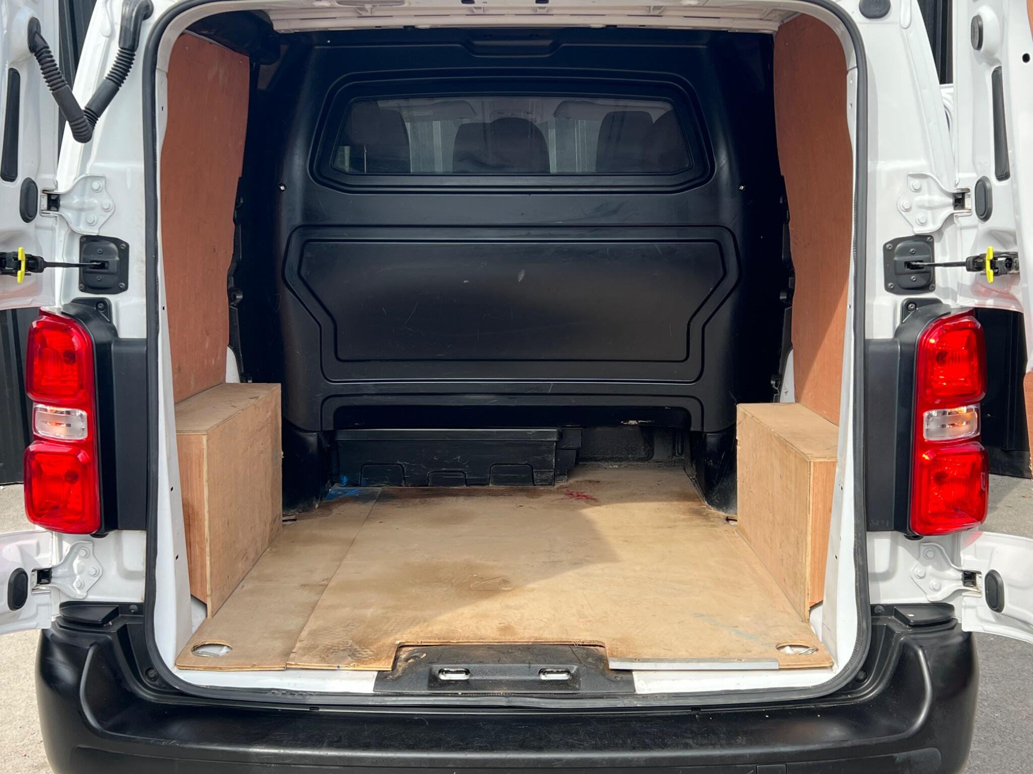 Peugeot Expert view 21