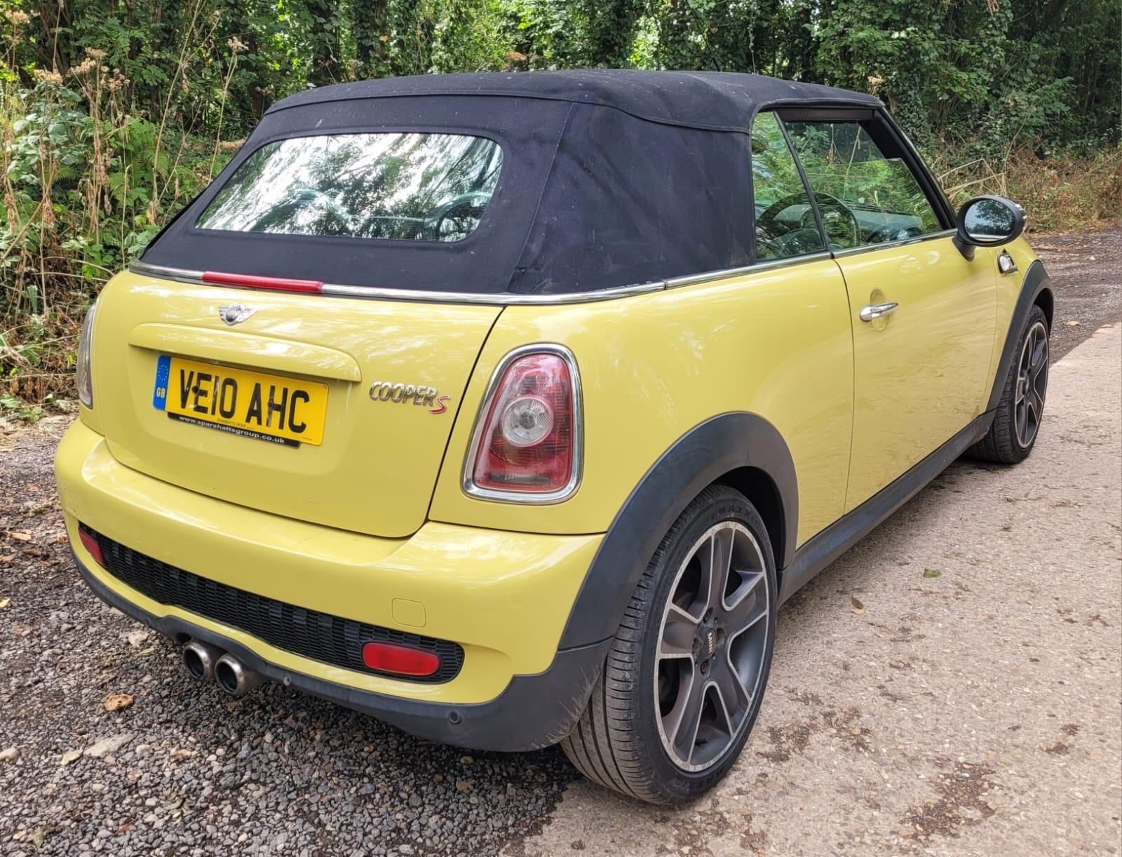 Mini Convertible view 12