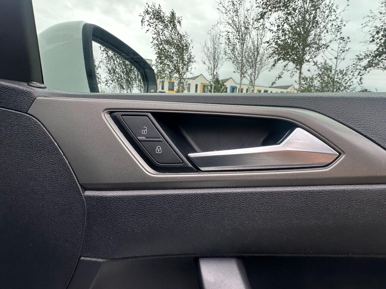 Volkswagen Polo view 30