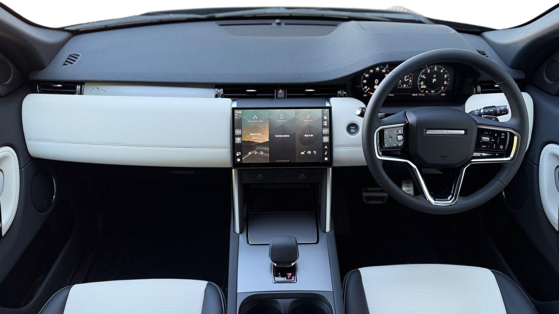 Land Rover Discovery Sport view 12