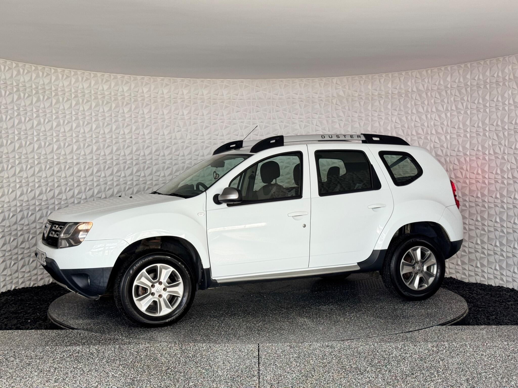 Dacia Duster view 18